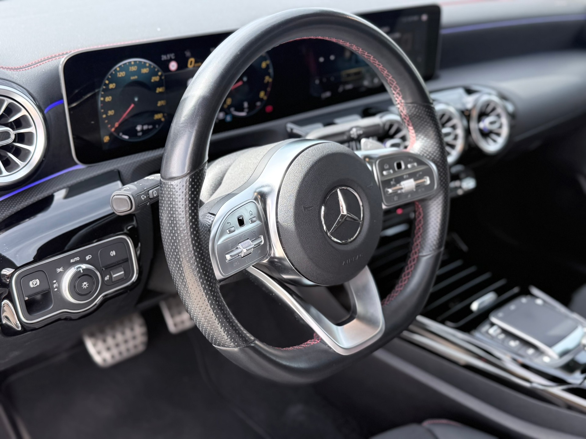MERCEDES-BENZ CLA Shooting Brake 45 AMG 4Matic+ 8G-DCT-image-19