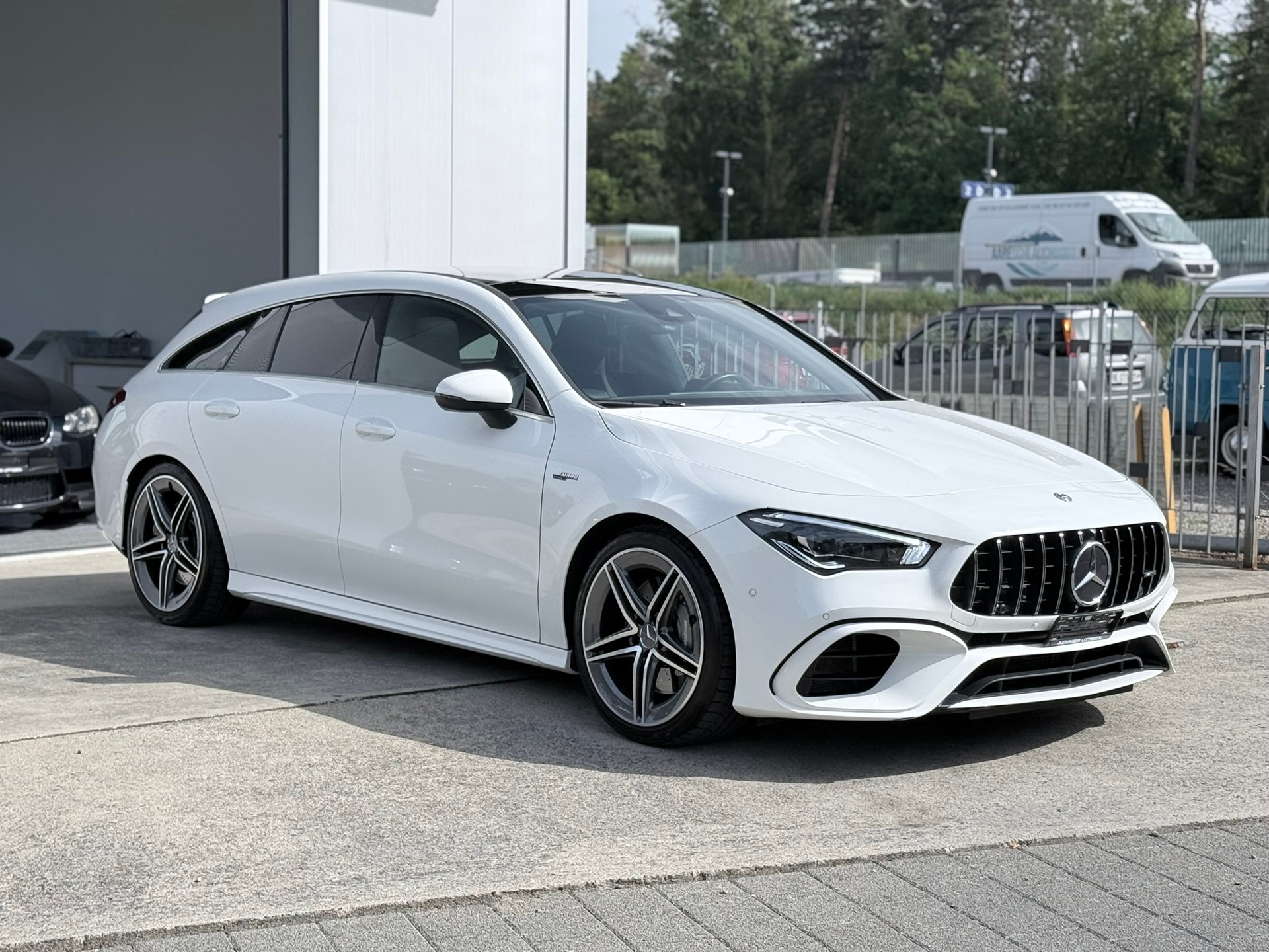 MERCEDES-BENZ CLA Shooting Brake 45 AMG 4Matic+ 8G-DCT-showroom-element-2