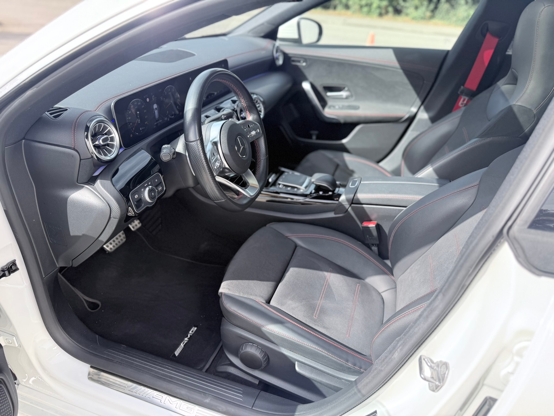 MERCEDES-BENZ CLA Shooting Brake 45 AMG 4Matic+ 8G-DCT-image-16