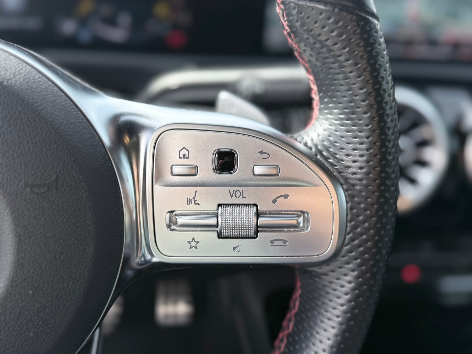 MERCEDES-BENZ CLA Shooting Brake 45 AMG 4Matic+ 8G-DCT-image-24