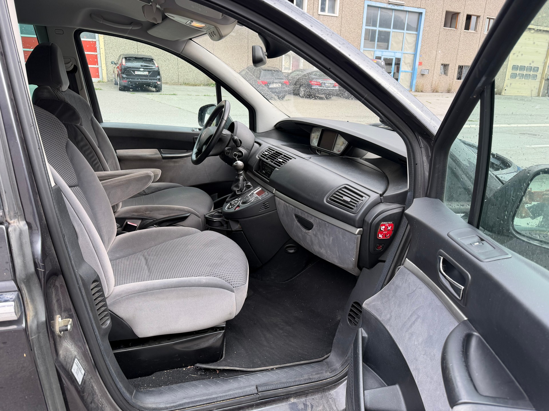 PEUGEOT 807 2.0 16V HDi Family+-image-6