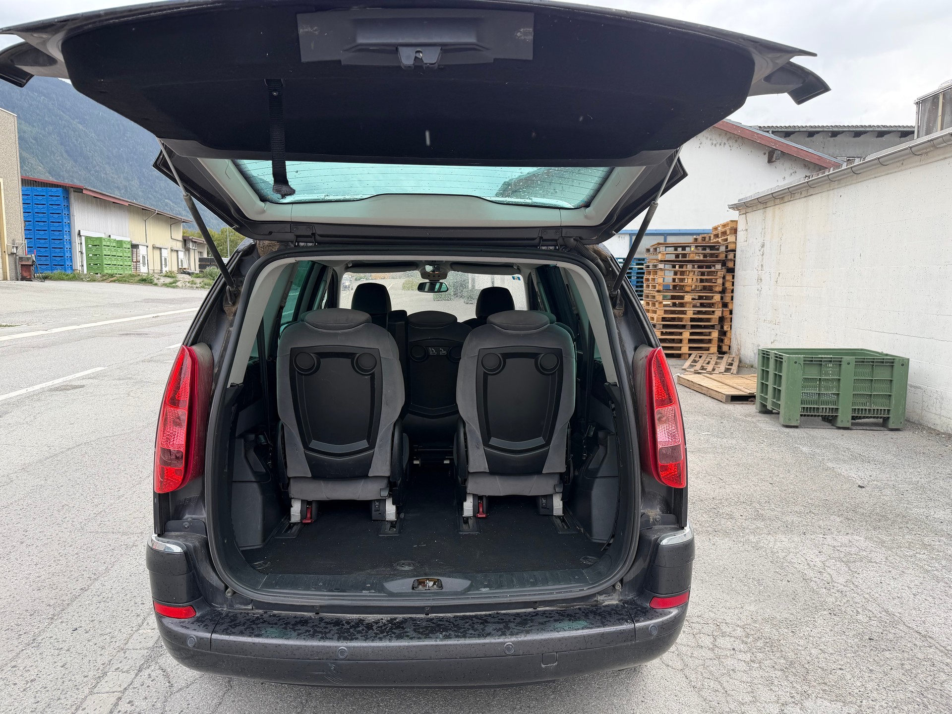 PEUGEOT 807 2.0 16V HDi Family+-image-3
