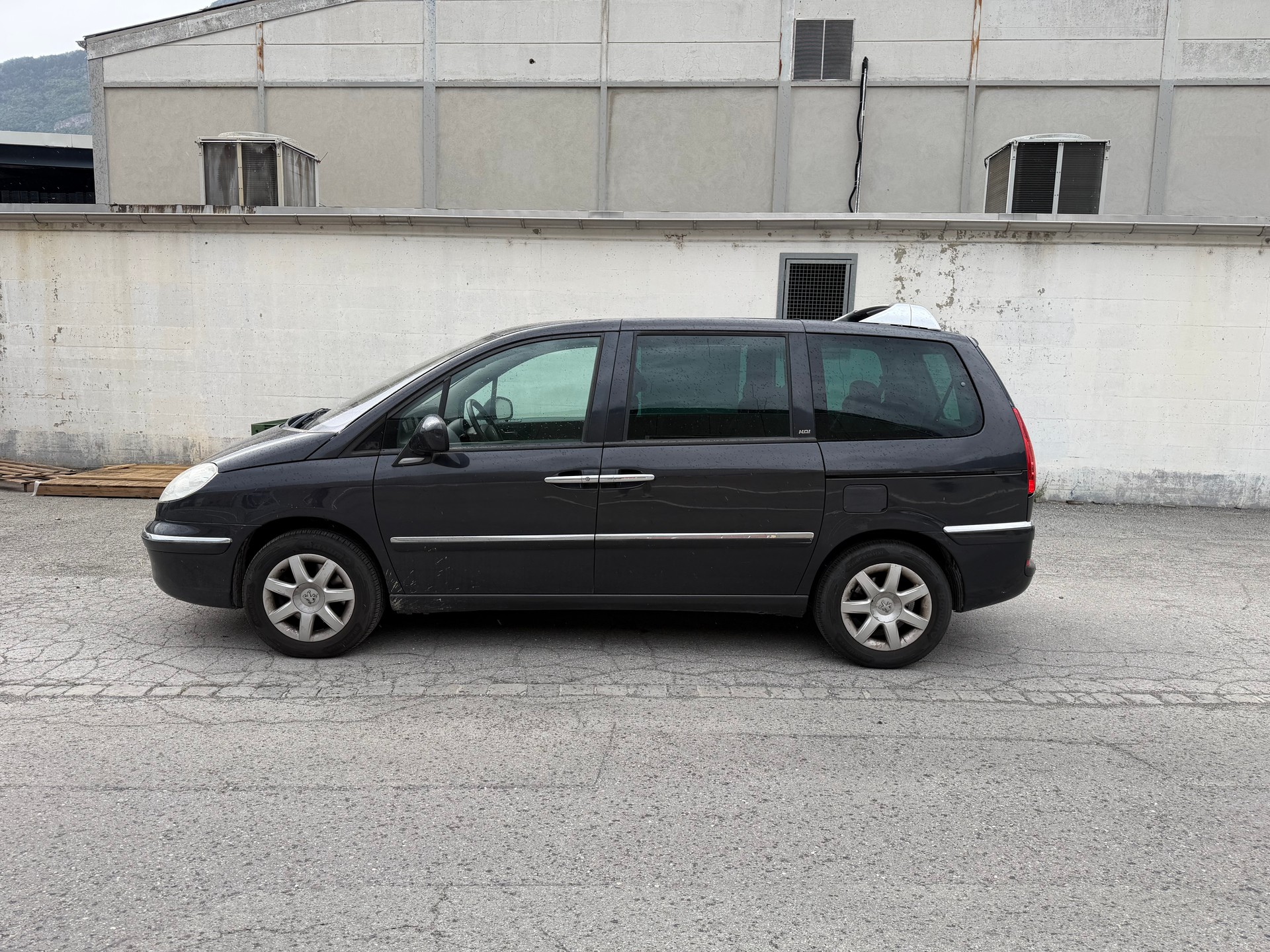 PEUGEOT 807 2.0 16V HDi Family+-image-4