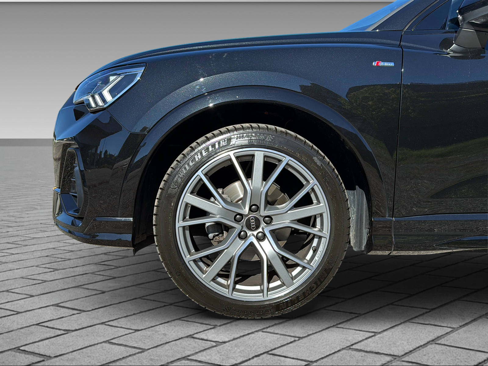 AUDI Q3 1.5 35 TFSI S line S-Tronic-showroom-element-3