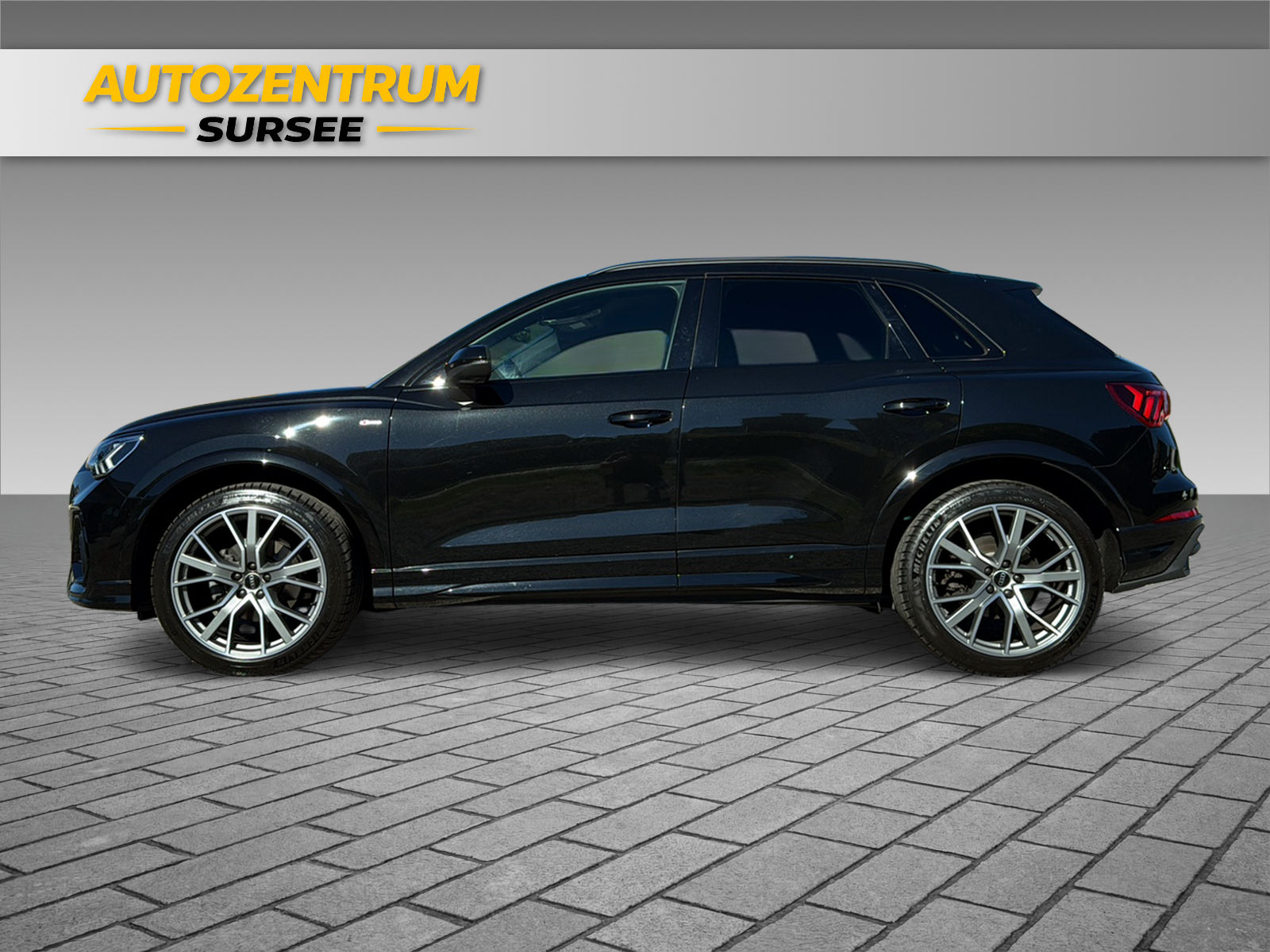 AUDI Q3 1.5 35 TFSI S line S-Tronic-showroom-element-2