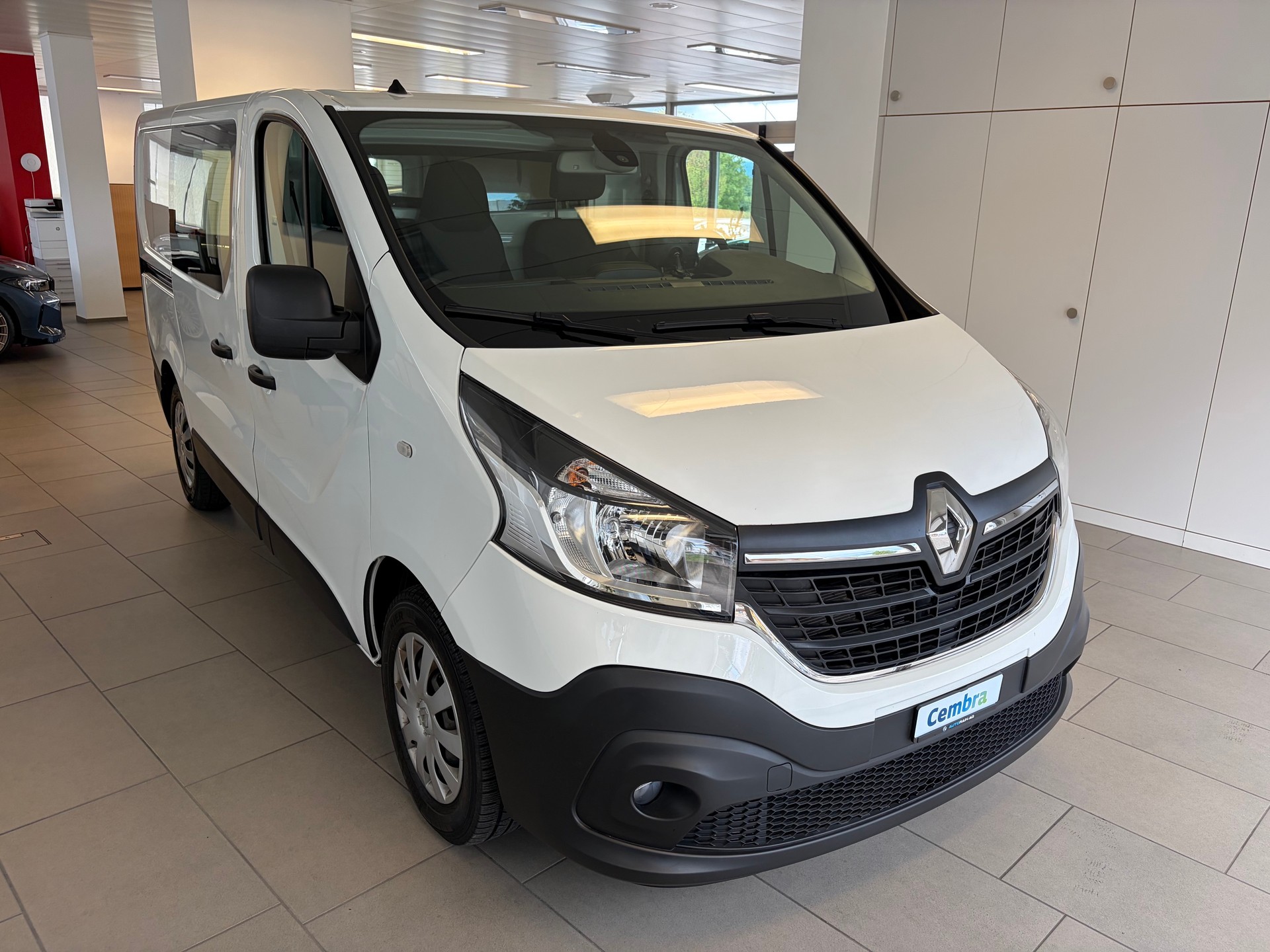 RENAULT Trafic 2.0 ENERGY dCi145 3.0t Business L1H1 A-image-1