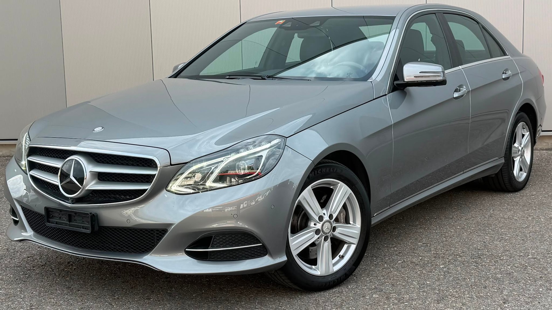 MERCEDES-BENZ E 400 Avantgarde 4Matic 7G-Tronic
