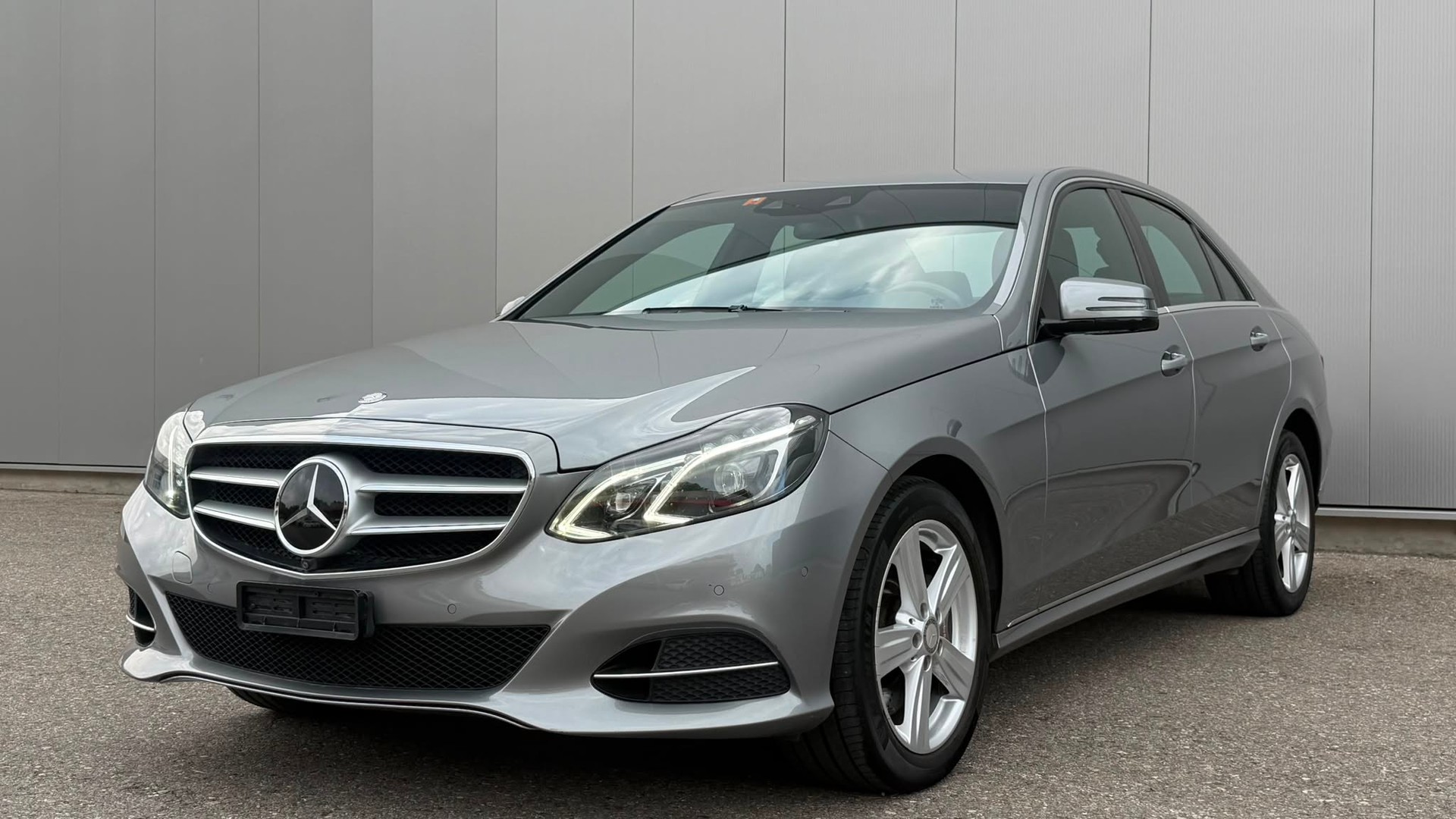 MERCEDES-BENZ E 400 Avantgarde 4Matic 7G-Tronic-showroom-element-1