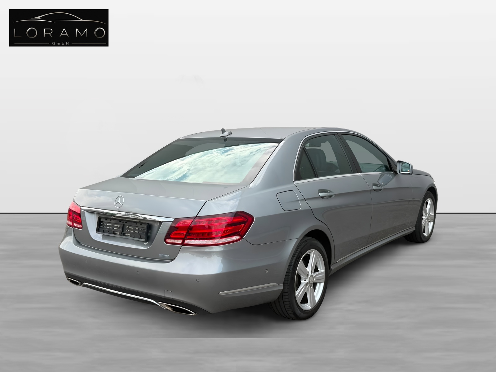MERCEDES-BENZ E 400 Avantgarde 4Matic 7G-Tronic-image-4