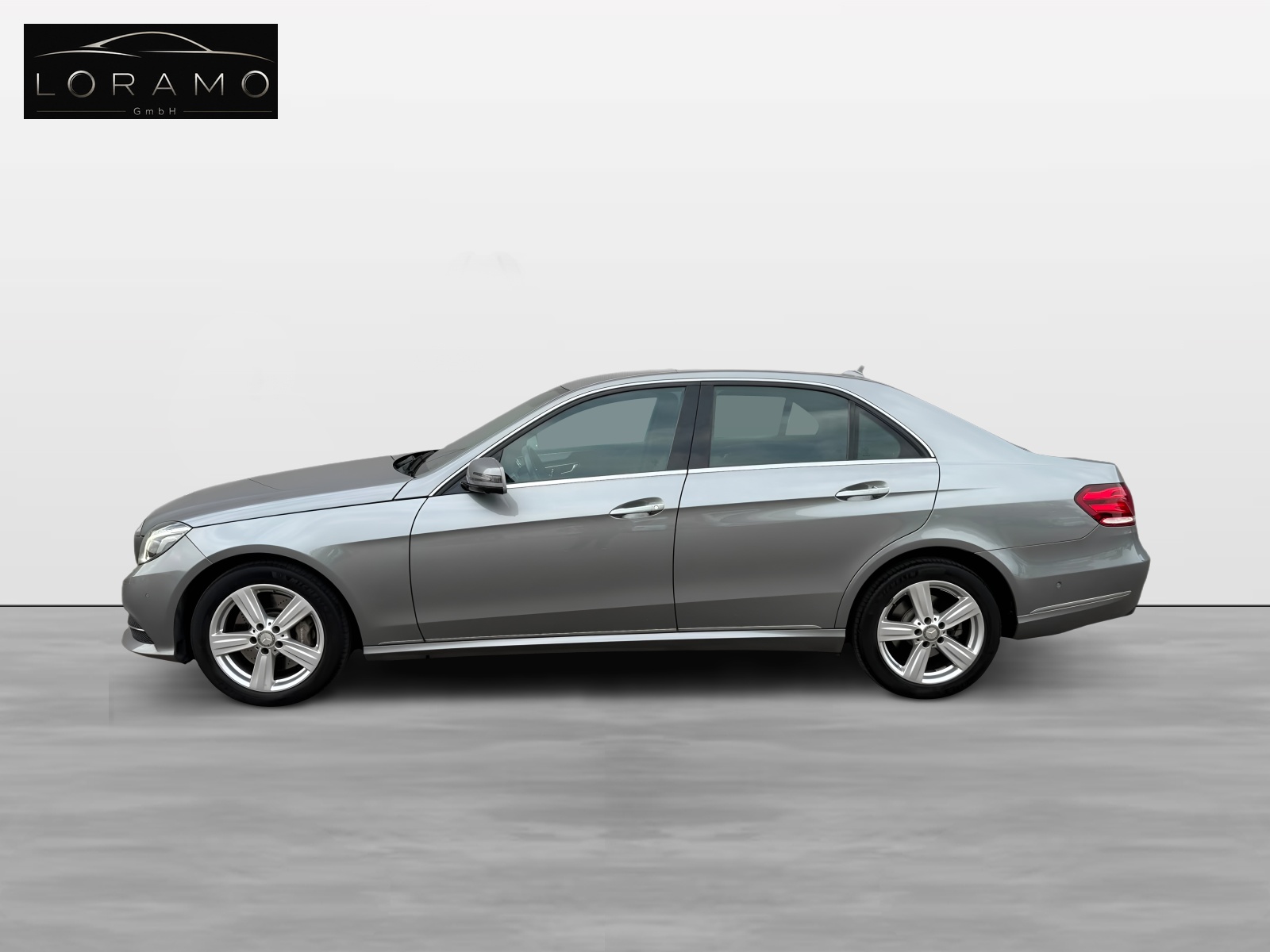 MERCEDES-BENZ E 400 Avantgarde 4Matic 7G-Tronic-image-3
