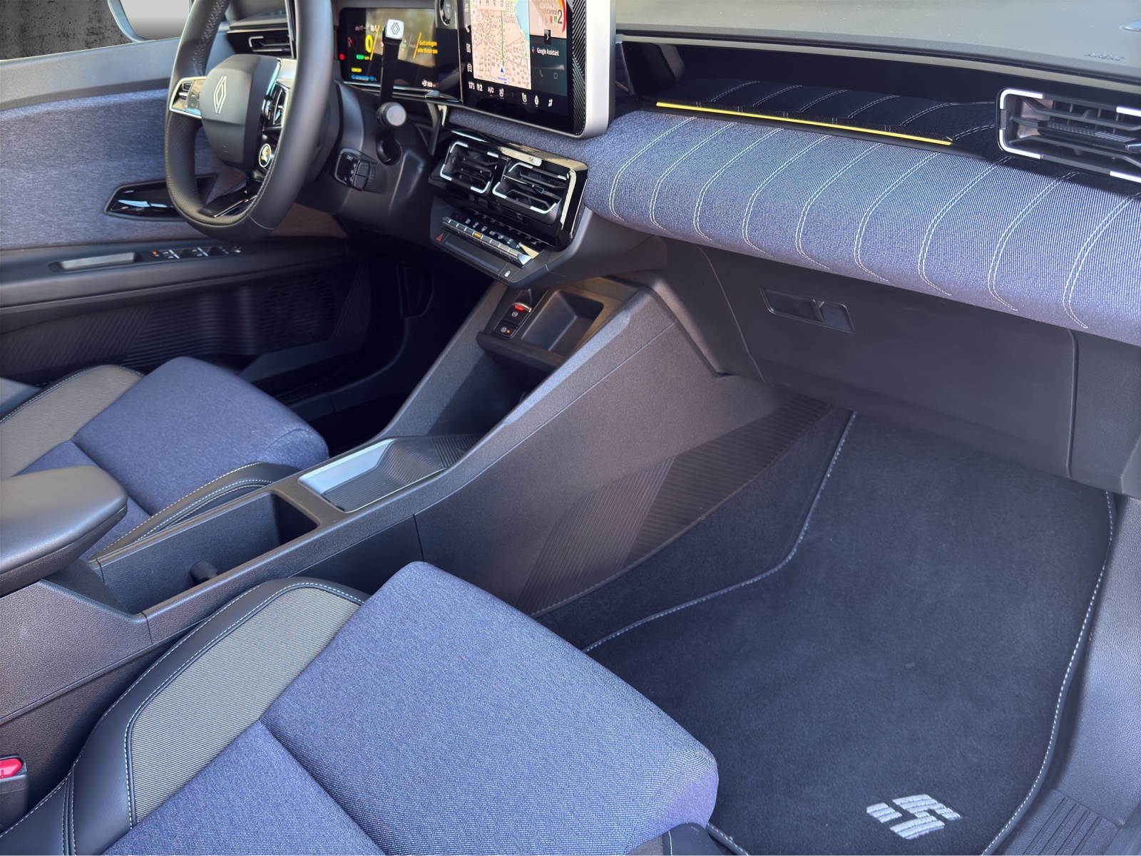 RENAULT R5 E-Tech Comfort Range 52 kWh Techno-image-9
