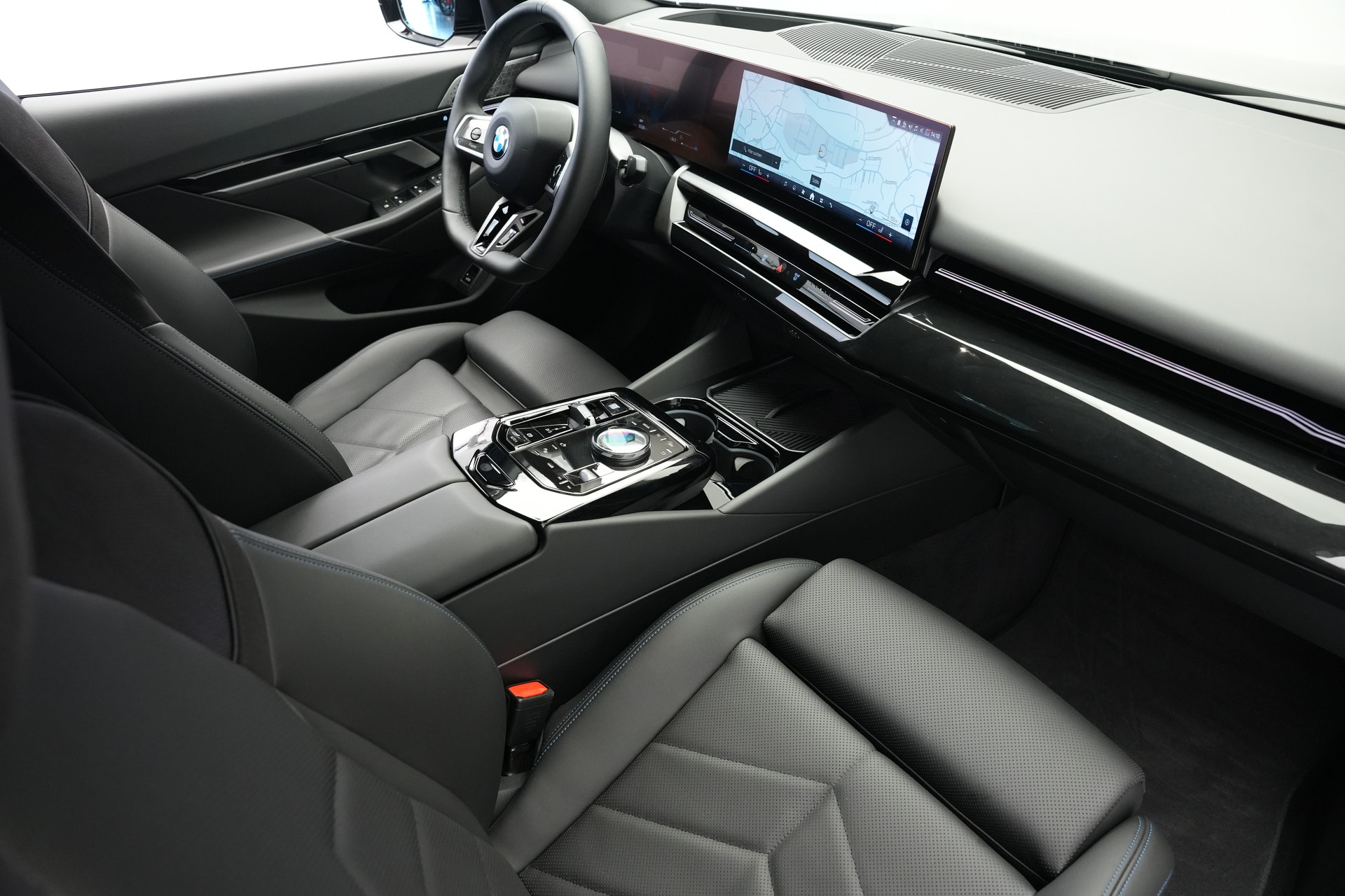 BMW 540d xDrive 48V M Sport Steptronic *HuD* *B&W*-image-11