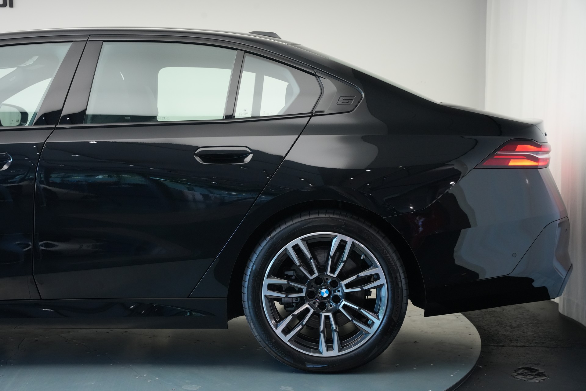 BMW 540d xDrive 48V M Sport Steptronic *HuD* *B&W*-image-42