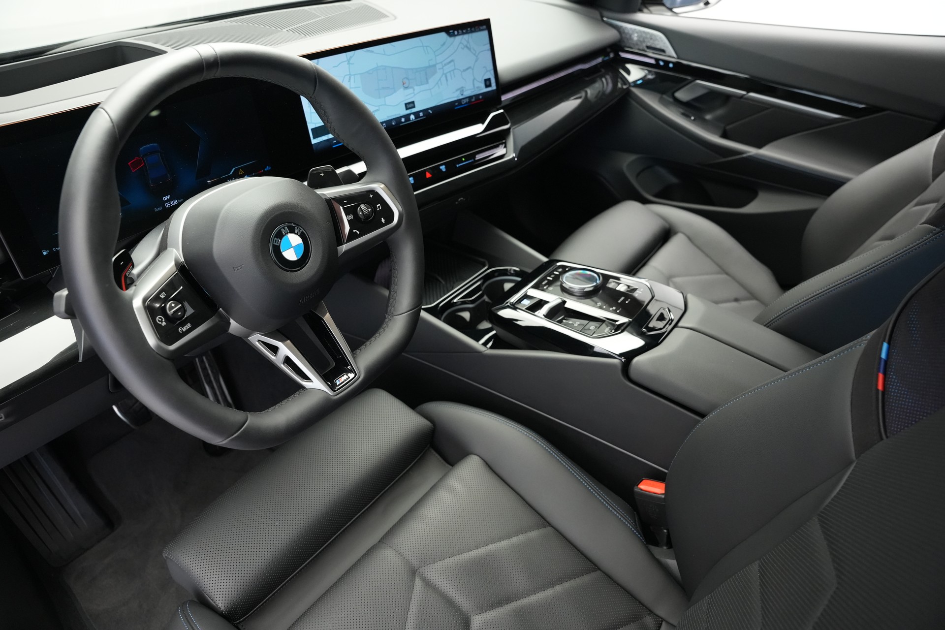 BMW 540d xDrive 48V M Sport Steptronic *HuD* *B&W*-image-10
