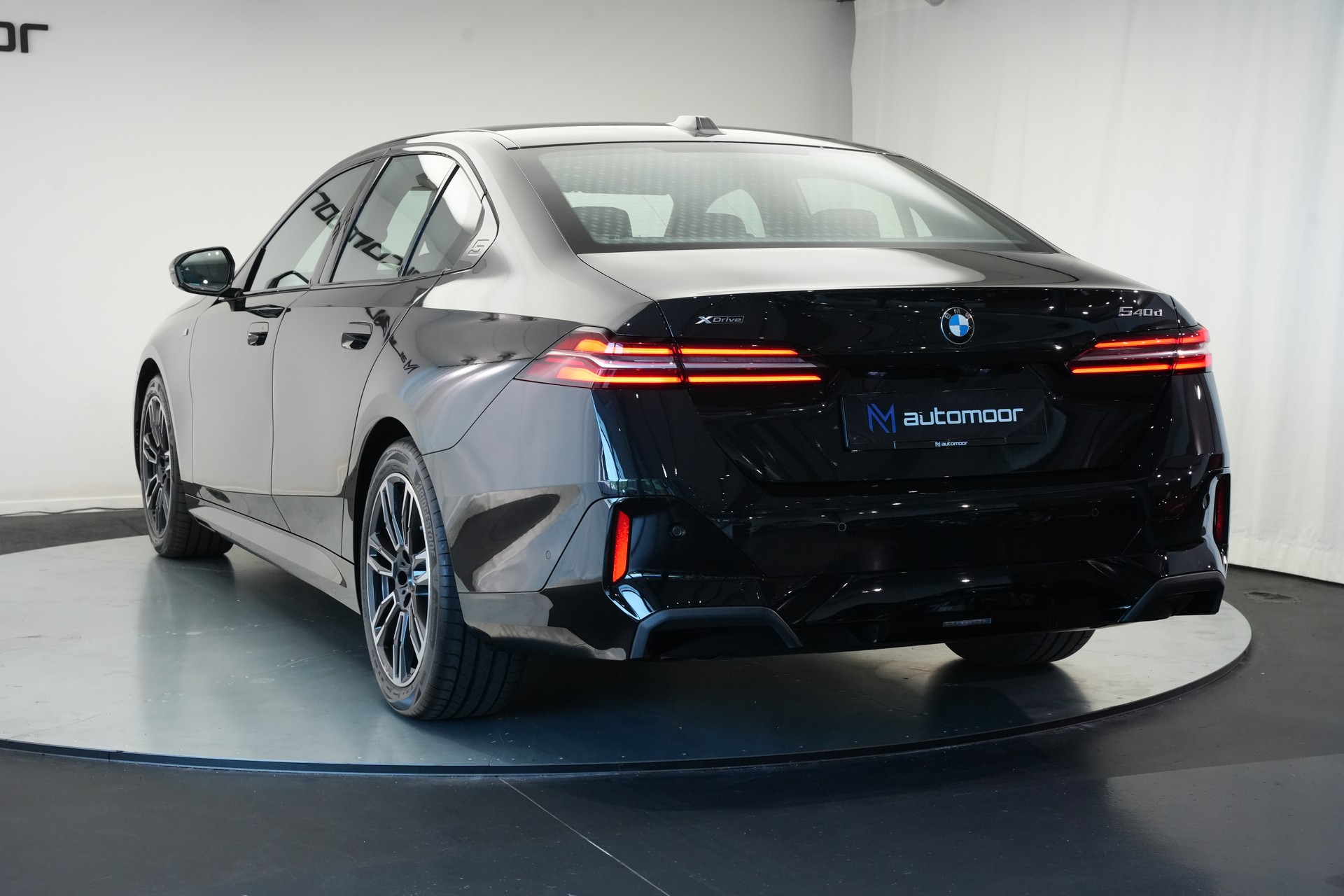 BMW 540d xDrive 48V M Sport Steptronic *HuD* *B&W*-image-40