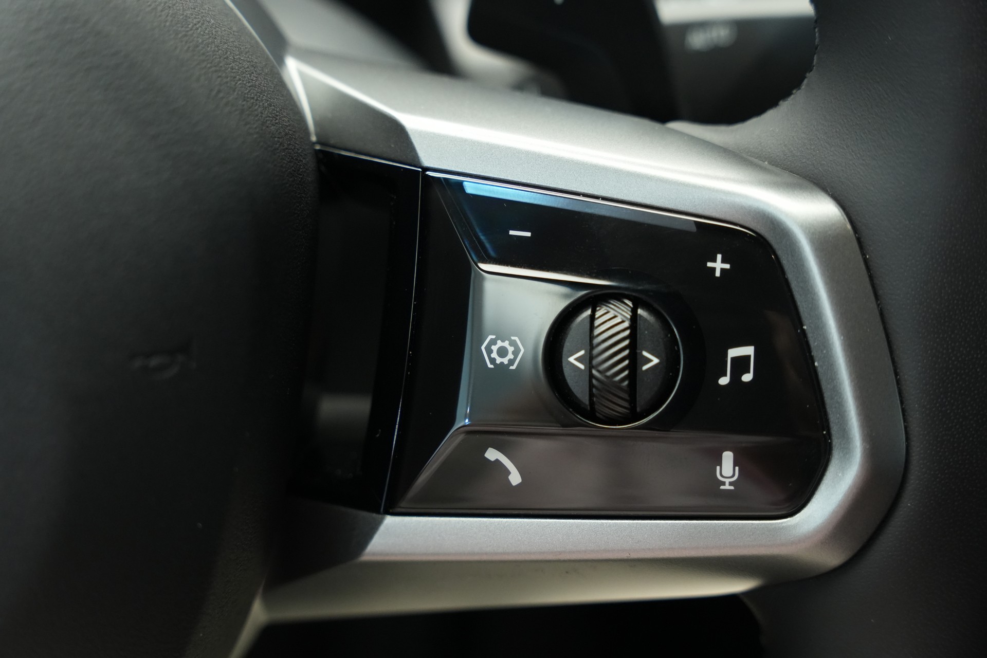 BMW 540d xDrive 48V M Sport Steptronic *HuD* *B&W*-image-25