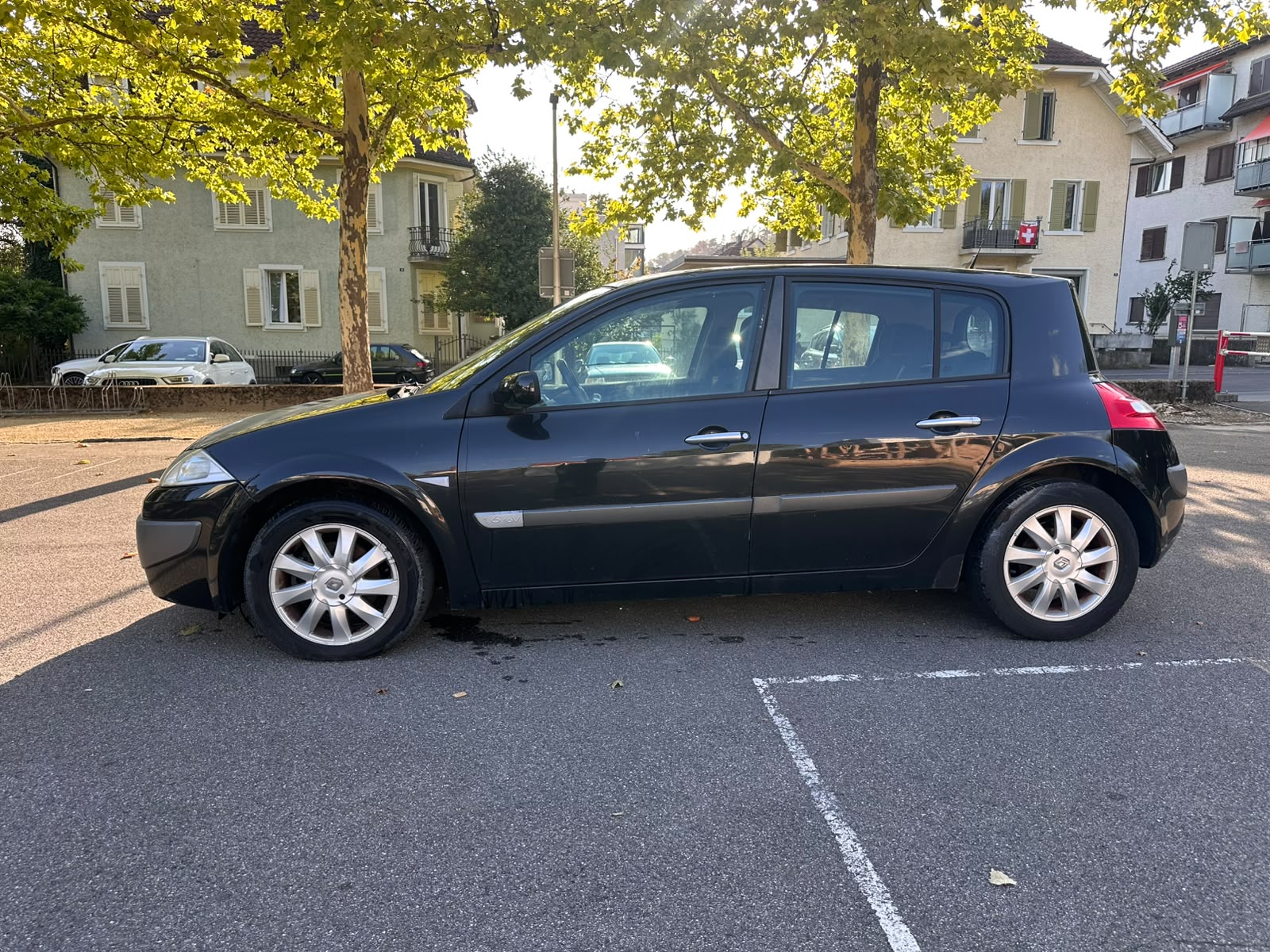 RENAULT Mégane 1.6 16V Dynamique-image-4