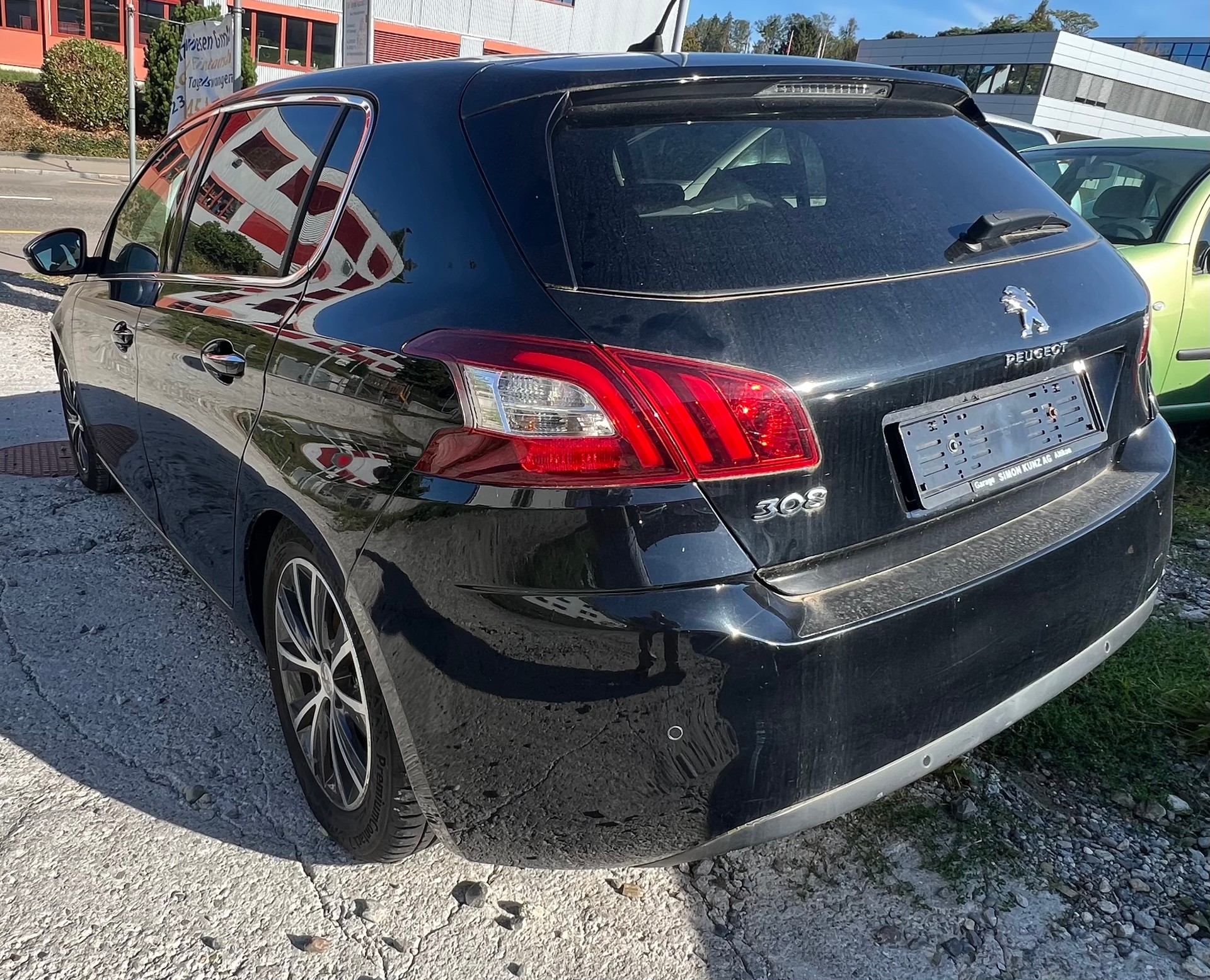 PEUGEOT 308 1.2 THP Style Automatic-image-2