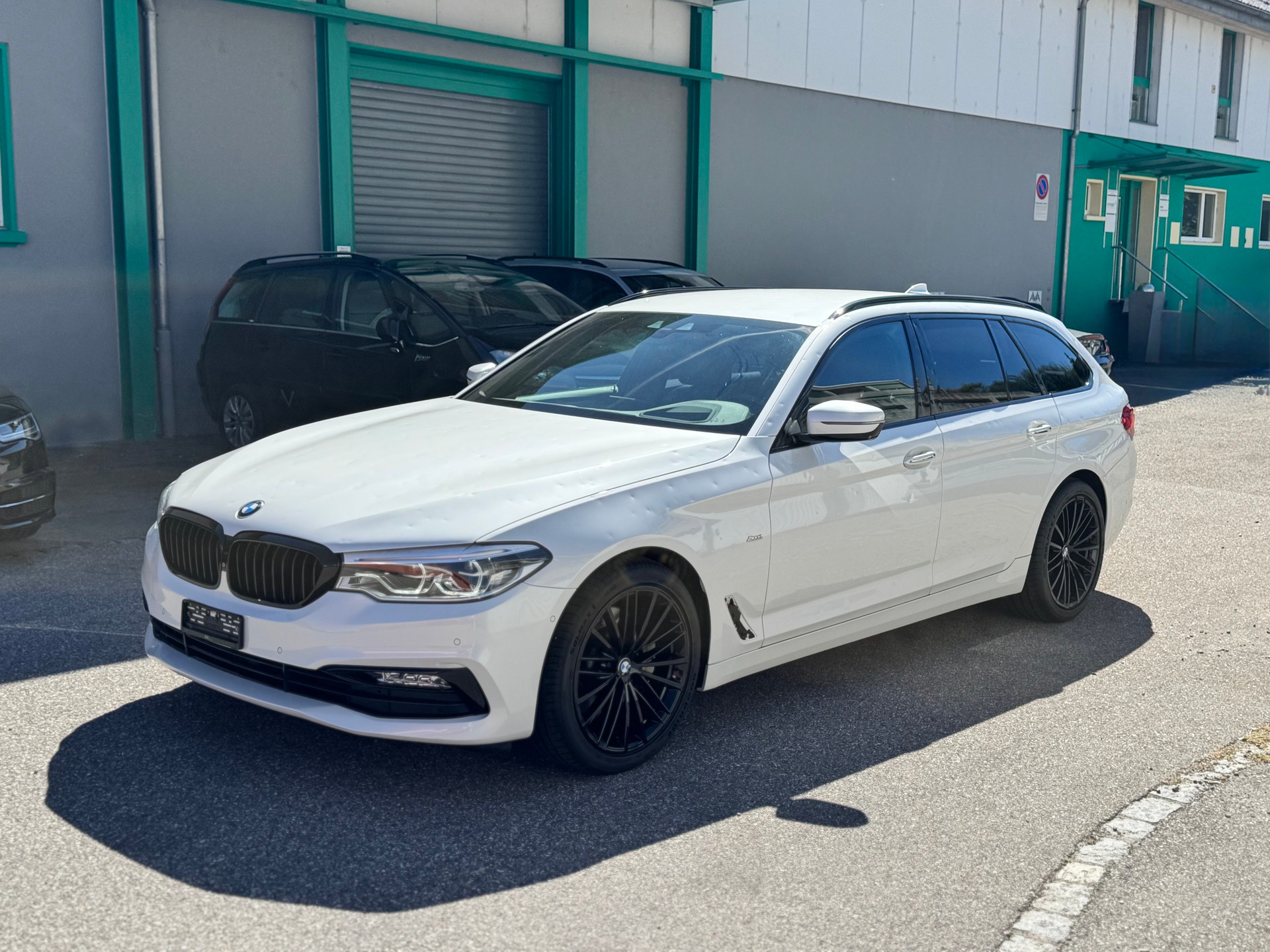 BMW 530i Touring Sport Line Steptronic*INDIVIDUAL AUSSTATTUNG*-image-10