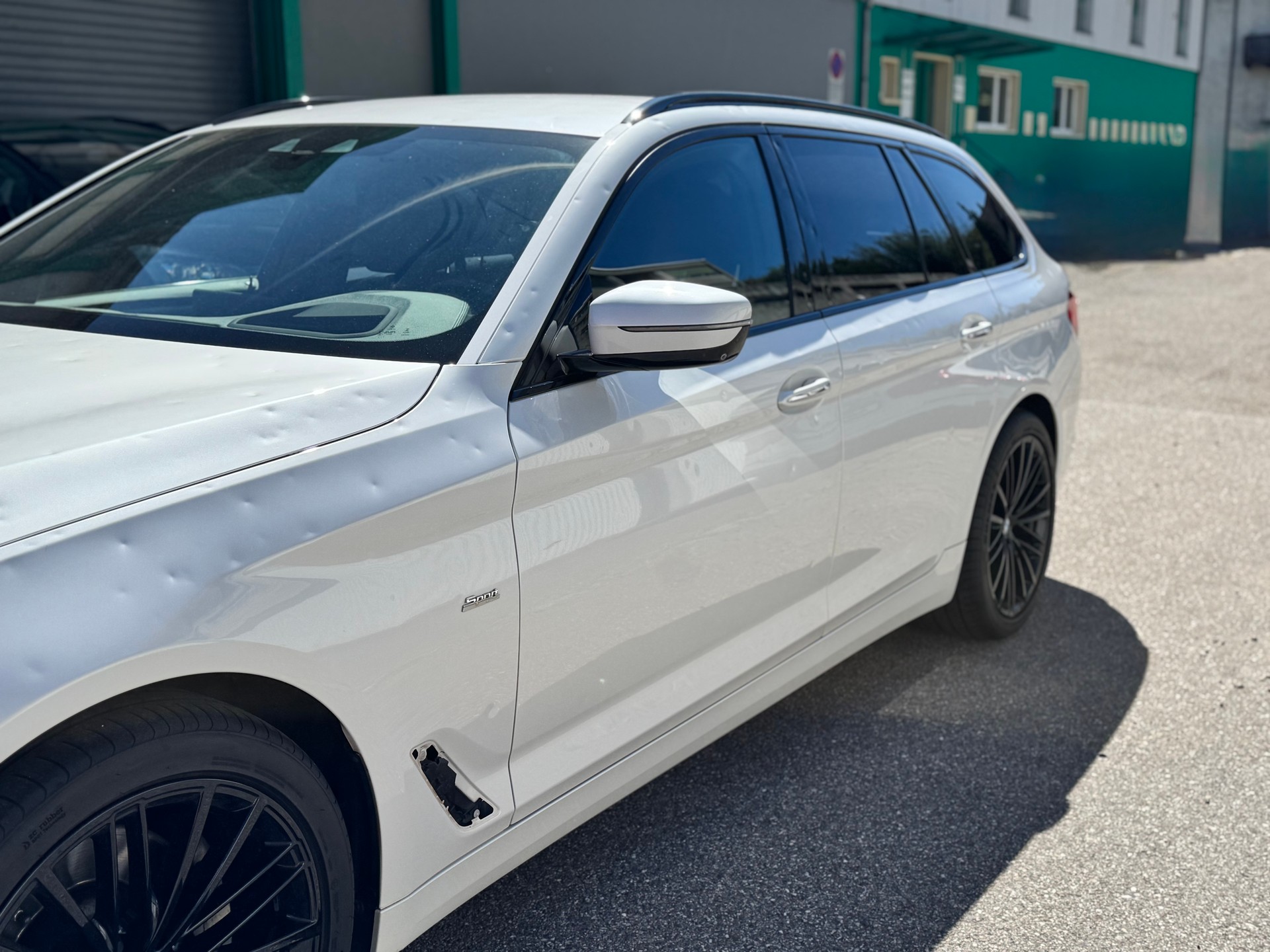 BMW 530i Touring Sport Line Steptronic*INDIVIDUAL AUSSTATTUNG*-image-11