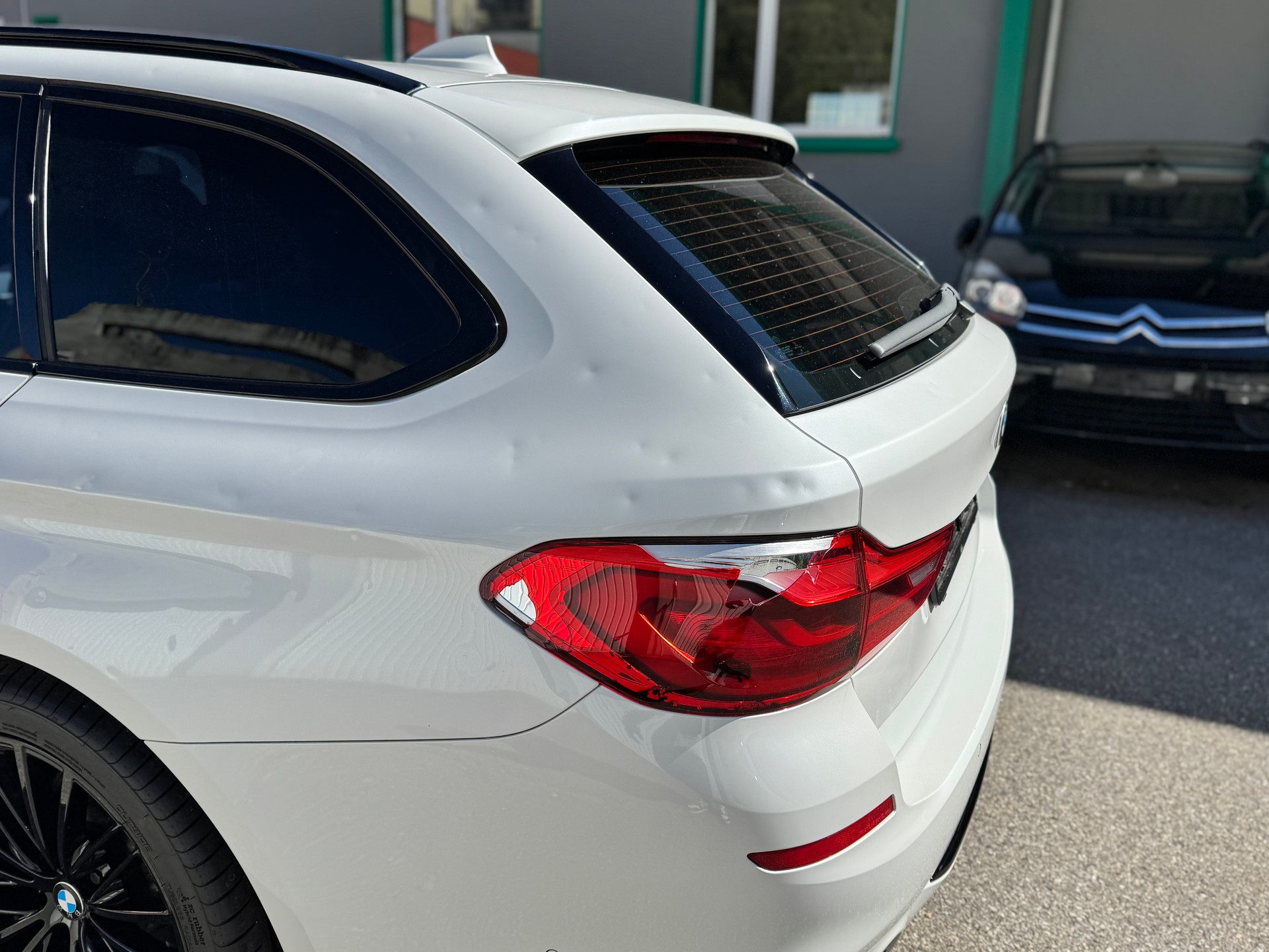 BMW 530i Touring Sport Line Steptronic*INDIVIDUAL AUSSTATTUNG*-image-7