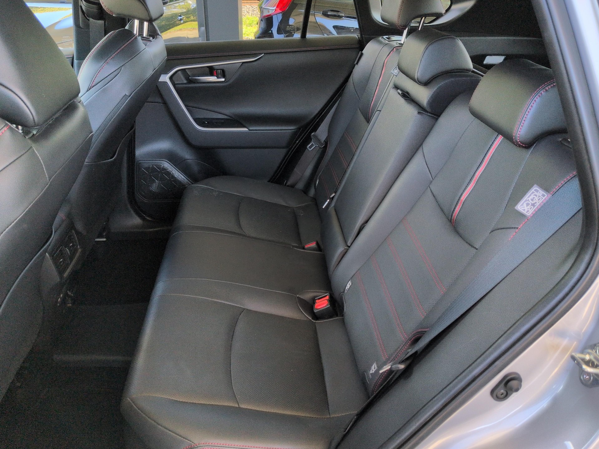TOYOTA RAV4 2.5 Plug-In-Hybrid Platinum-image-7