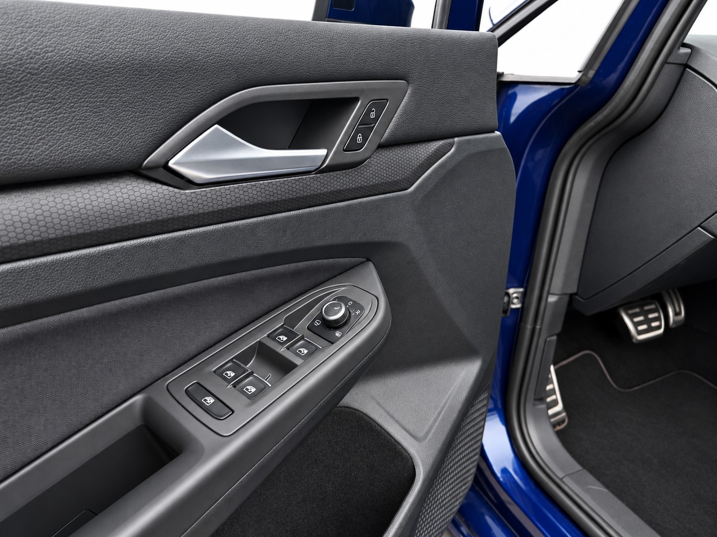 VW Golf VIII 2.0 TSI GTI DSG-image-16