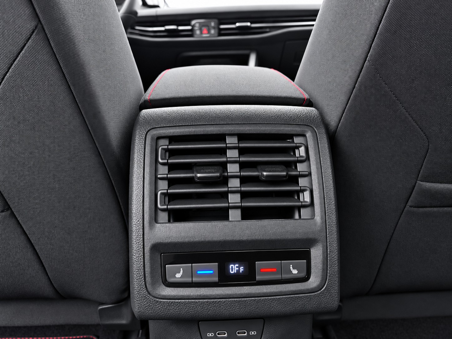 VW Golf VIII 2.0 TSI GTI DSG-image-24