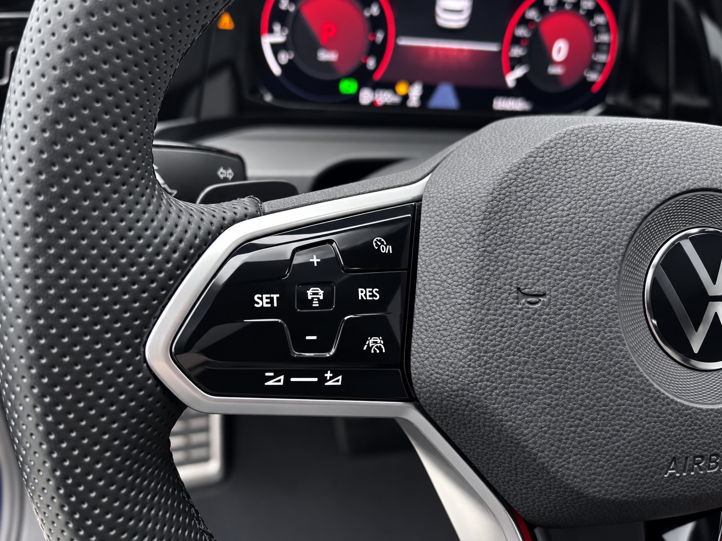 VW Golf VIII 2.0 TSI GTI DSG-image-19