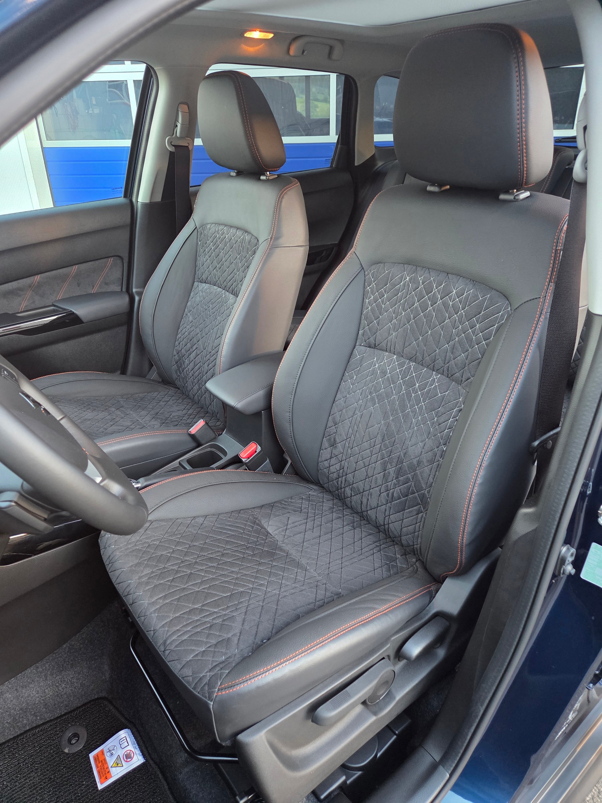 SUZUKI Vitara 1.4 Boosterjet Black Edition Top 4x4 Hybrid Automatic-image-5