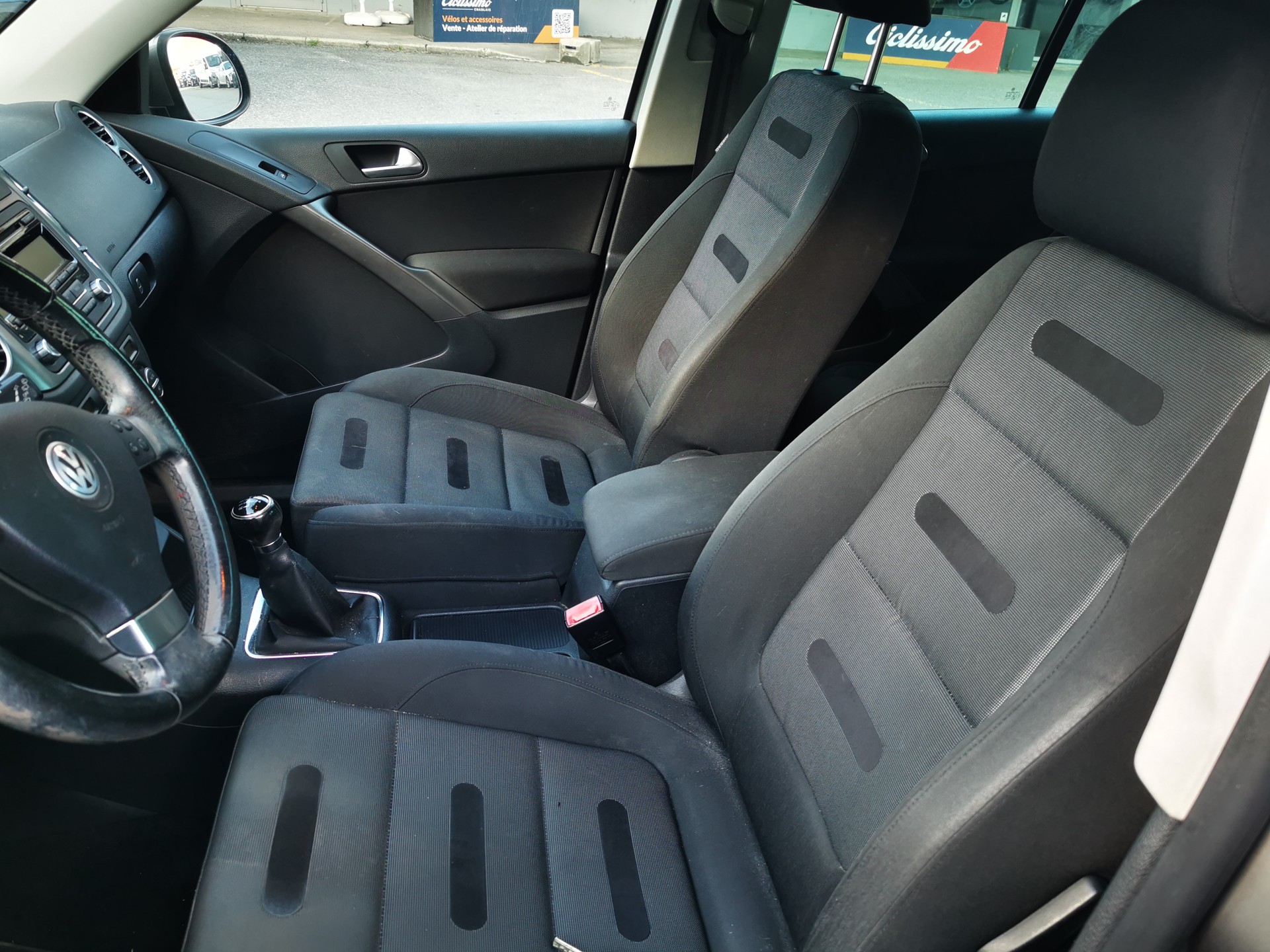 VW Tiguan 2.0 TSI Sport&Style-image-13
