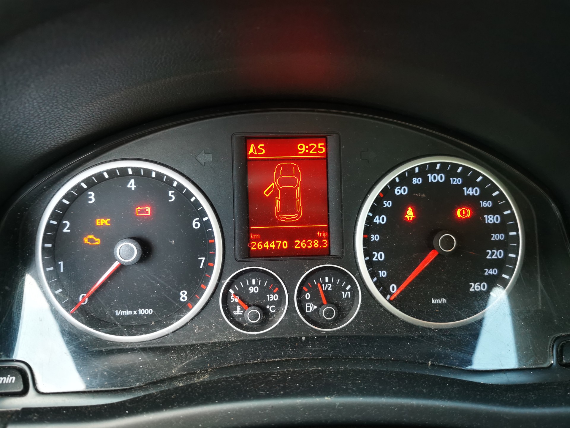 VW Tiguan 2.0 TSI Sport&Style-image-10