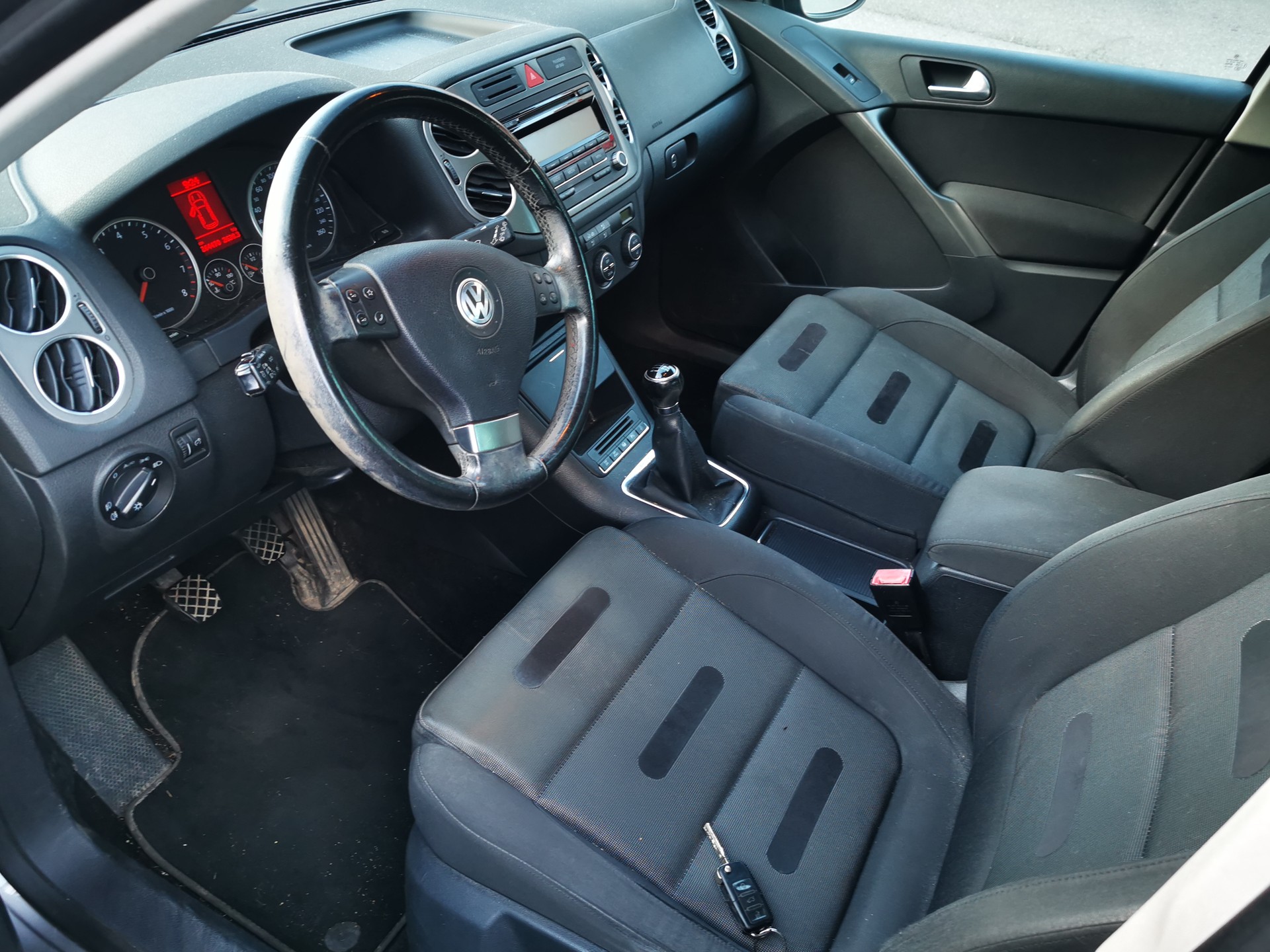 VW Tiguan 2.0 TSI Sport&Style-image-14