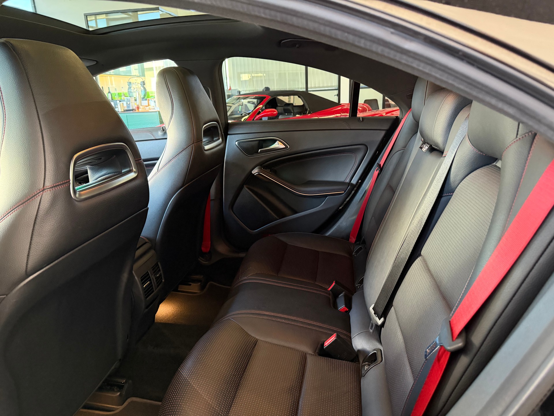 MERCEDES-BENZ CLA 45 AMG 4Matic Speedshift-image-10