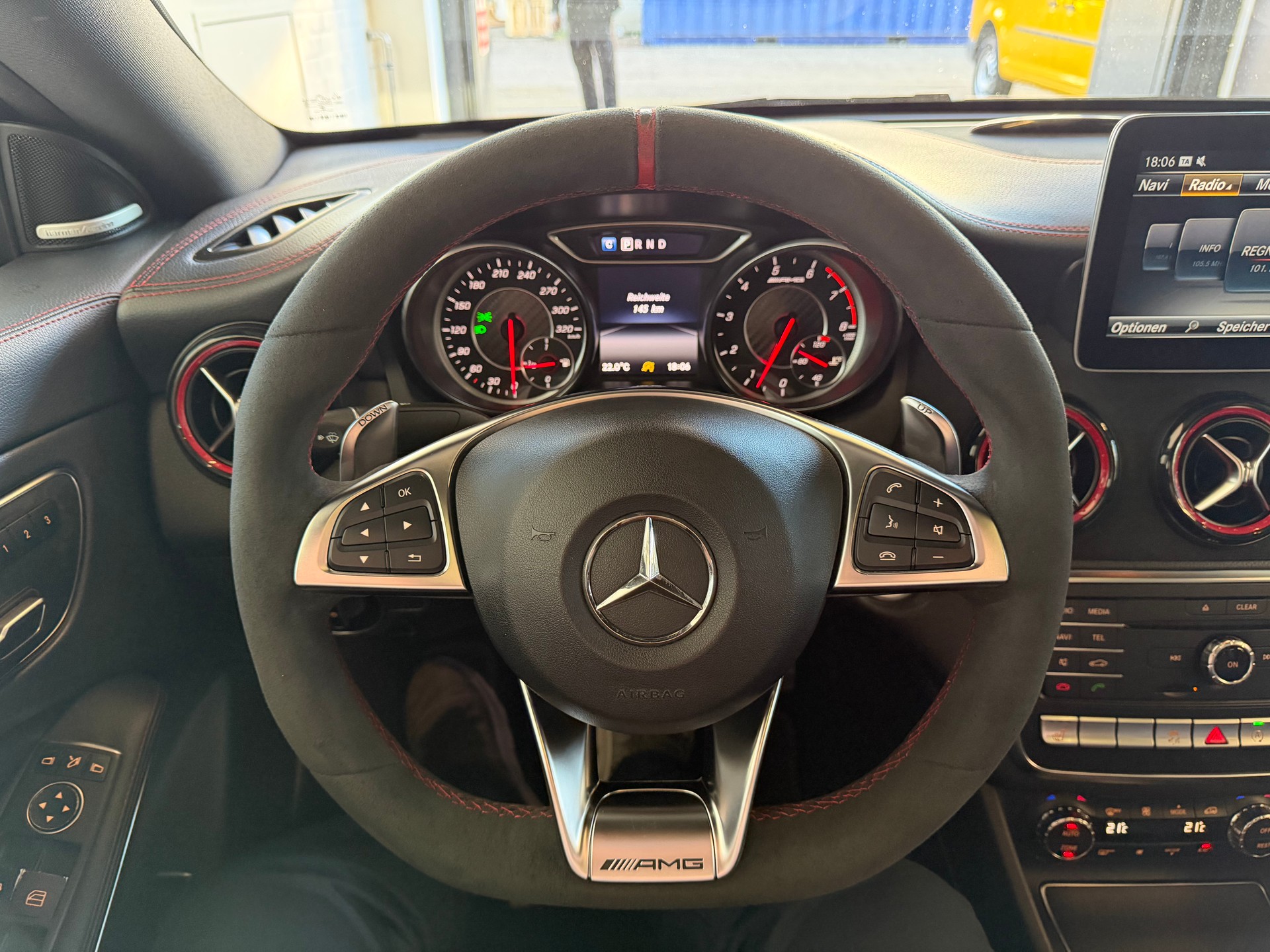 MERCEDES-BENZ CLA 45 AMG 4Matic Speedshift-image-12
