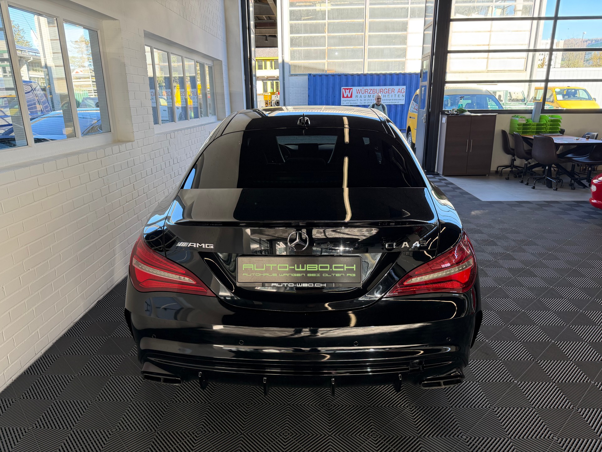 MERCEDES-BENZ CLA 45 AMG 4Matic Speedshift-image-3