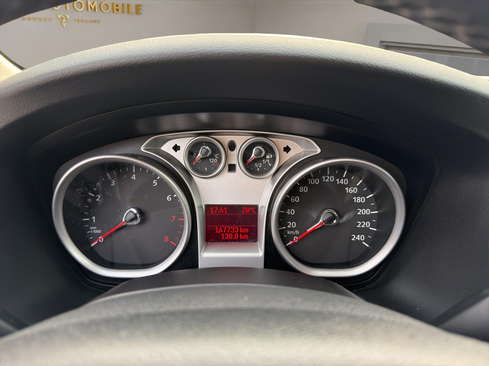 FORD FOCUS-image-9