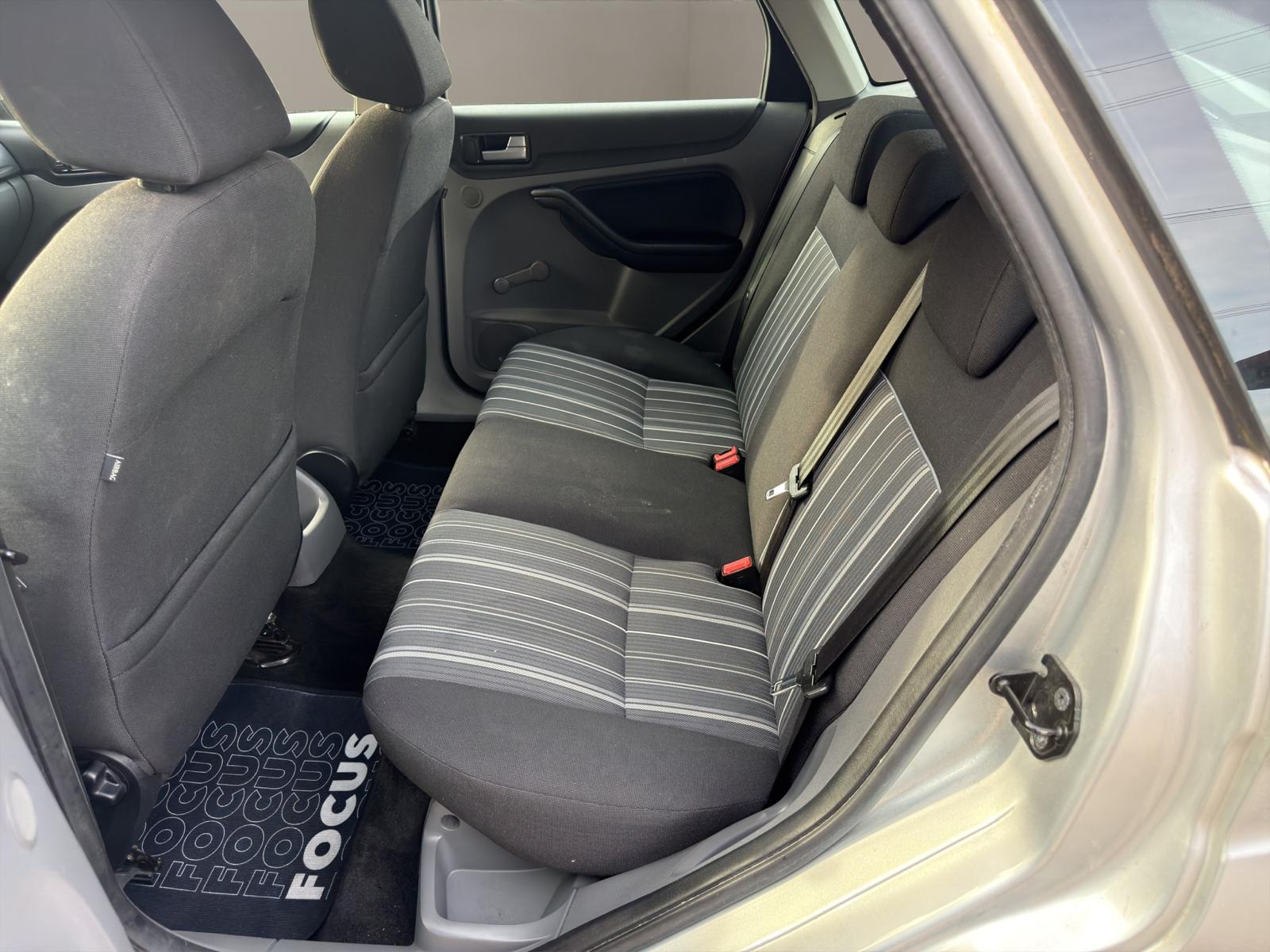 FORD FOCUS-image-10
