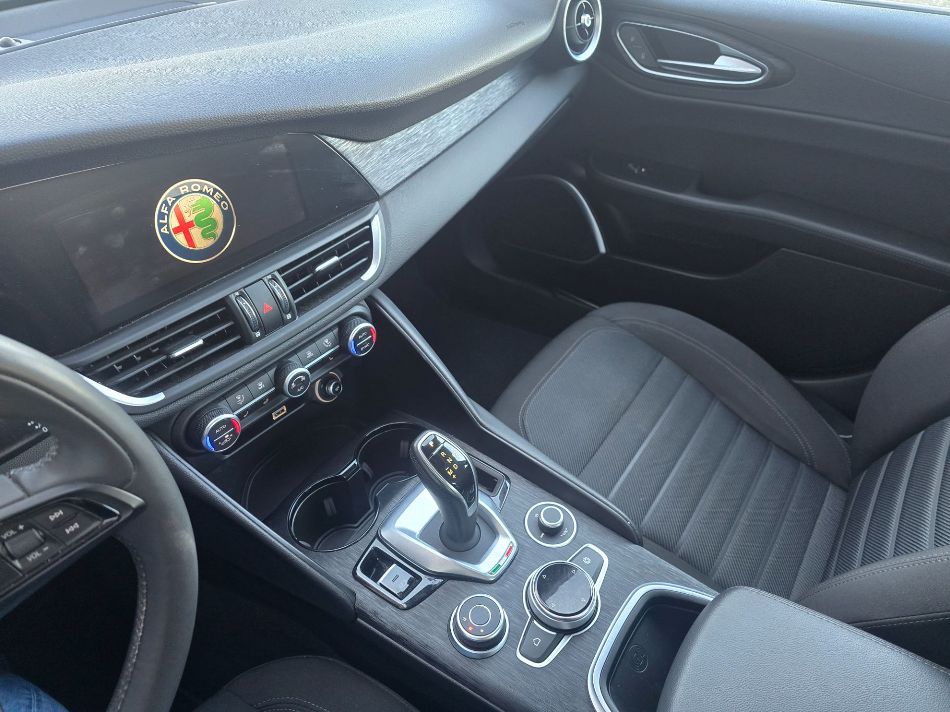 ALFA ROMEO Giulia 2.0 Super Automatic-image-11