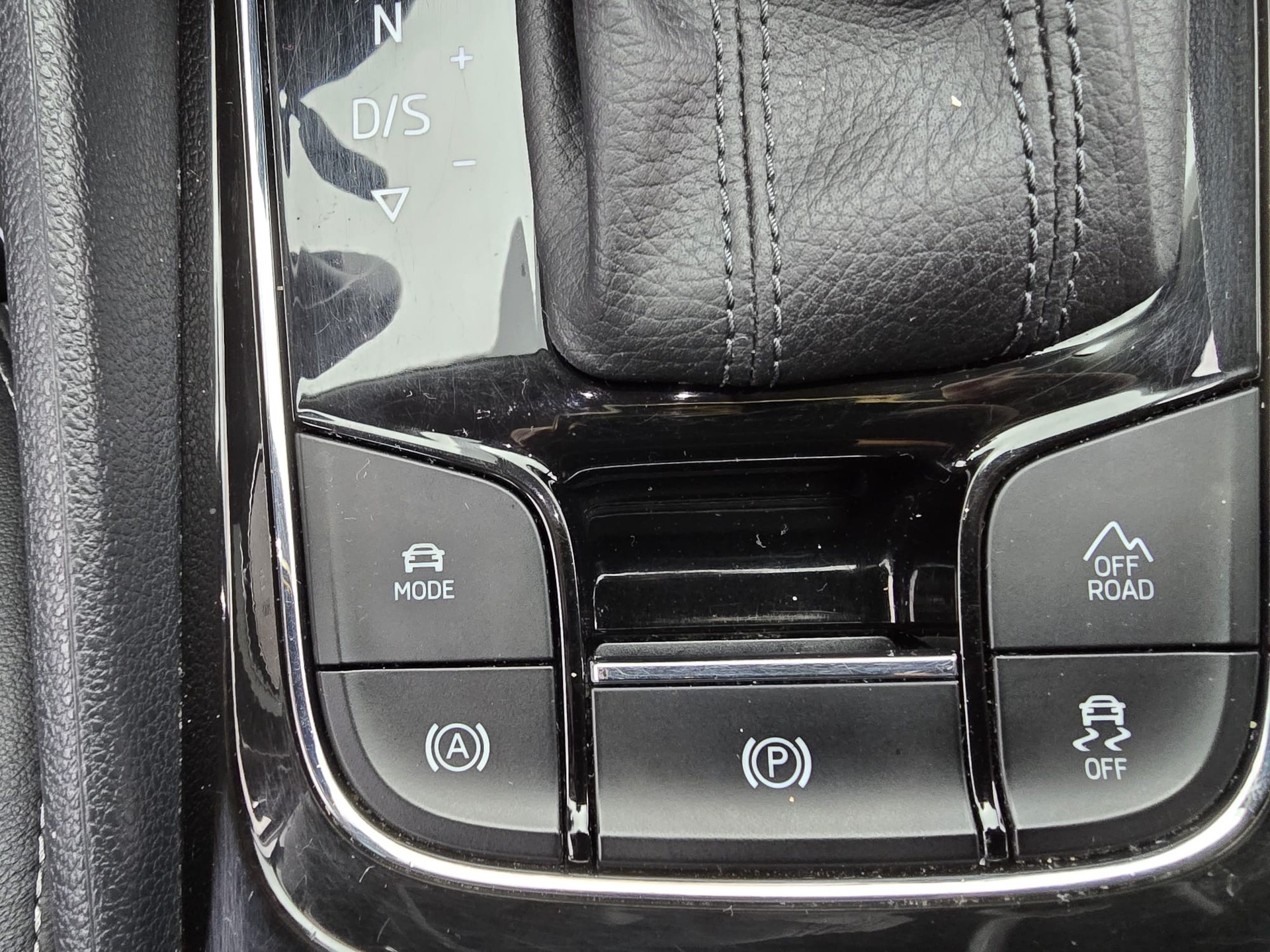 SKODA Kodiaq 2.0 TSI Ambition DSG 4x4-image-11