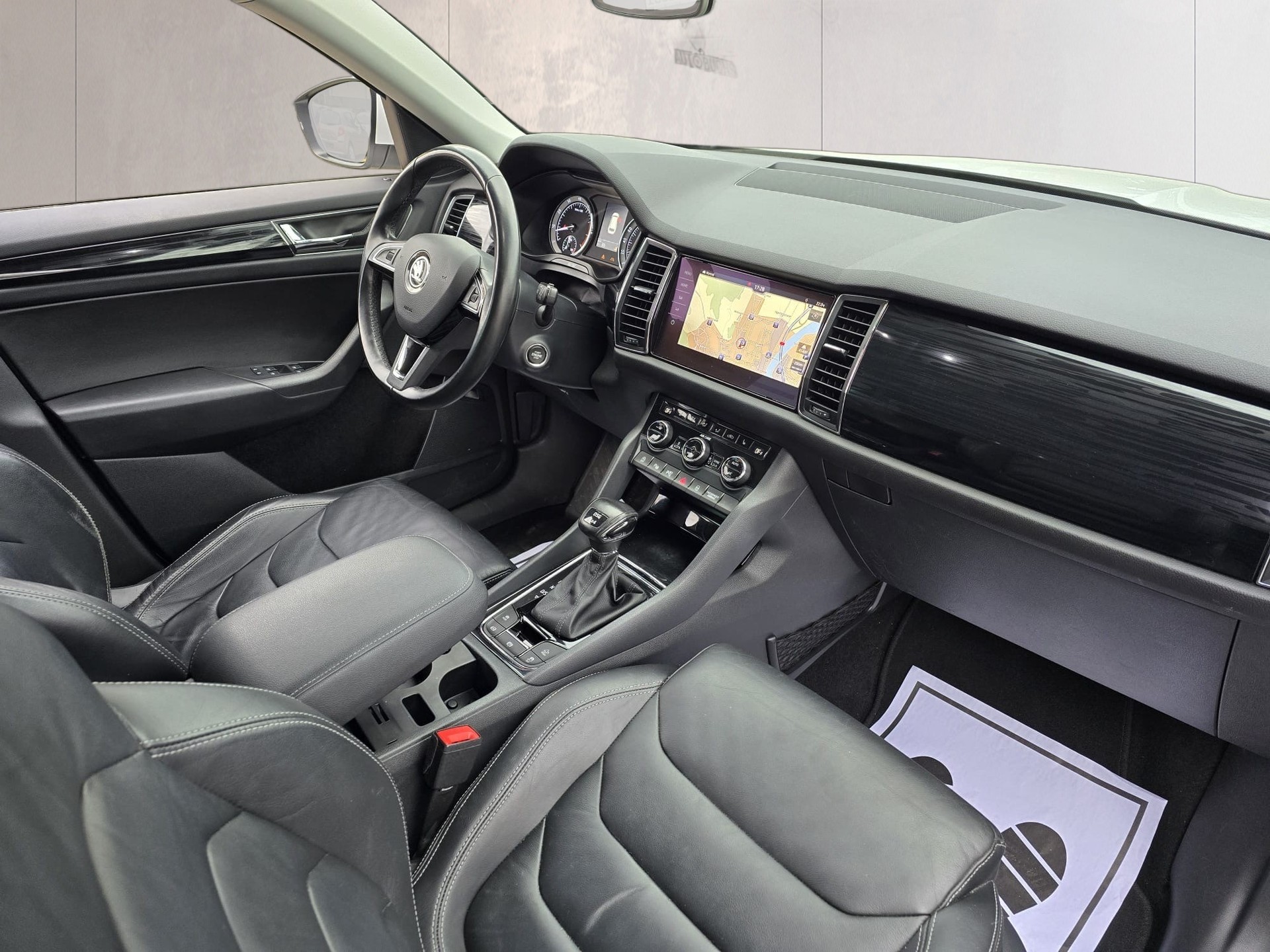 SKODA Kodiaq 2.0 TSI Ambition DSG 4x4-image-17