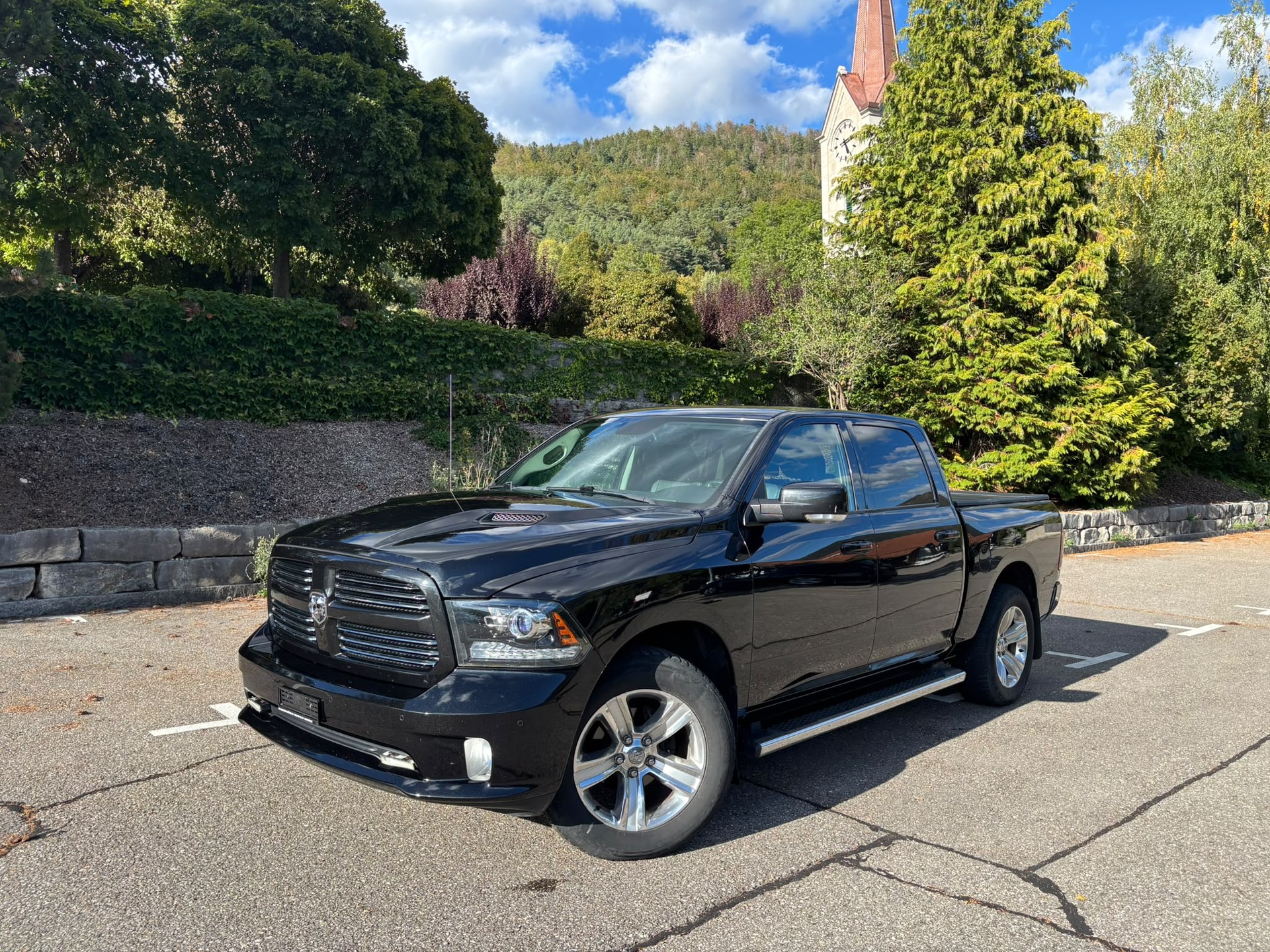 DODGE RAM HEMI 1500 V8-image-1