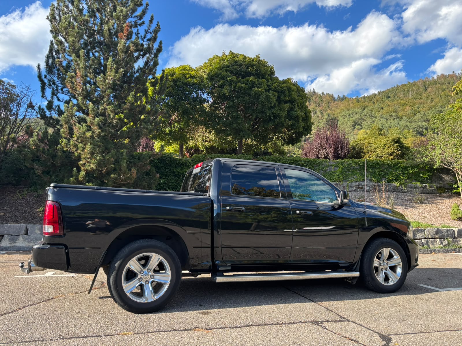 DODGE RAM HEMI 1500 V8-image-5