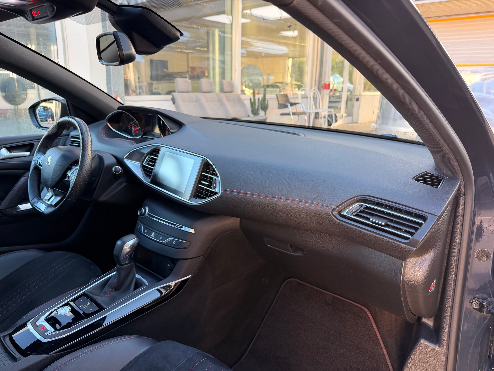 PEUGEOT 308 SW 1.2 THP GT Line Automatic-image-16
