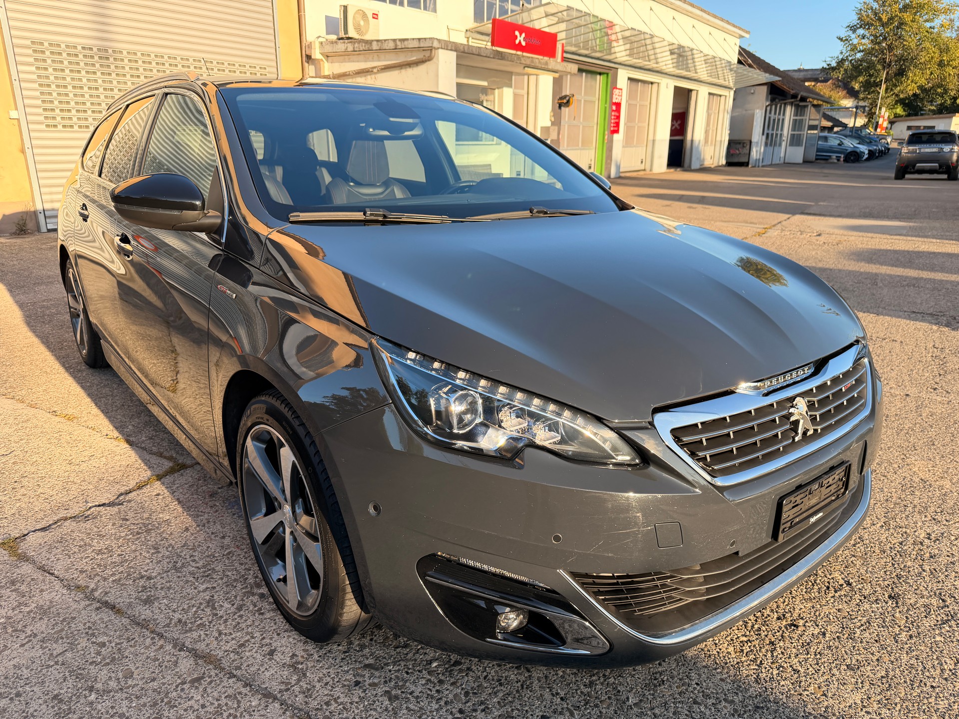 PEUGEOT 308 SW 1.2 THP GT Line Automatic-image-5