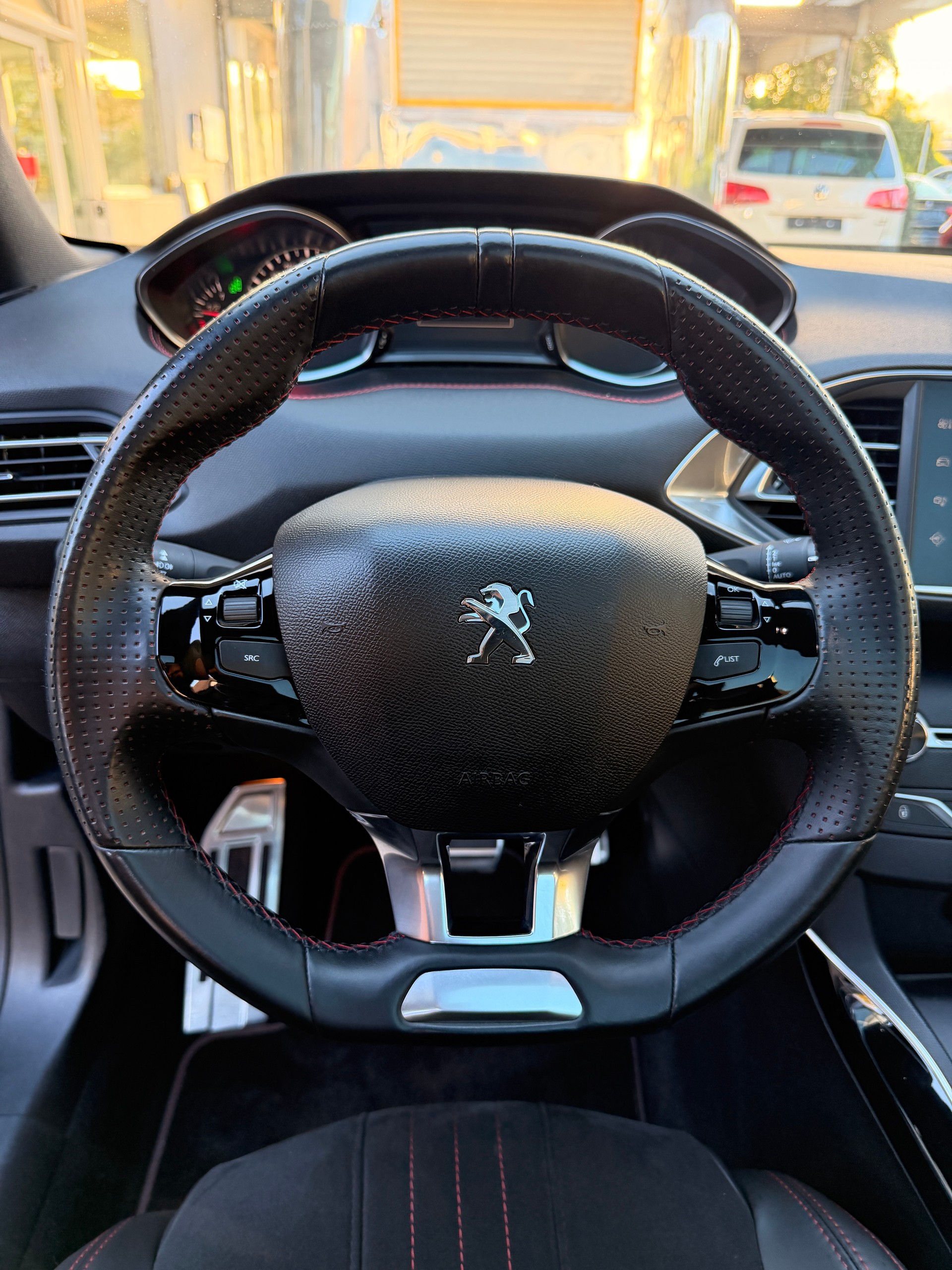 PEUGEOT 308 SW 1.2 THP GT Line Automatic-image-9