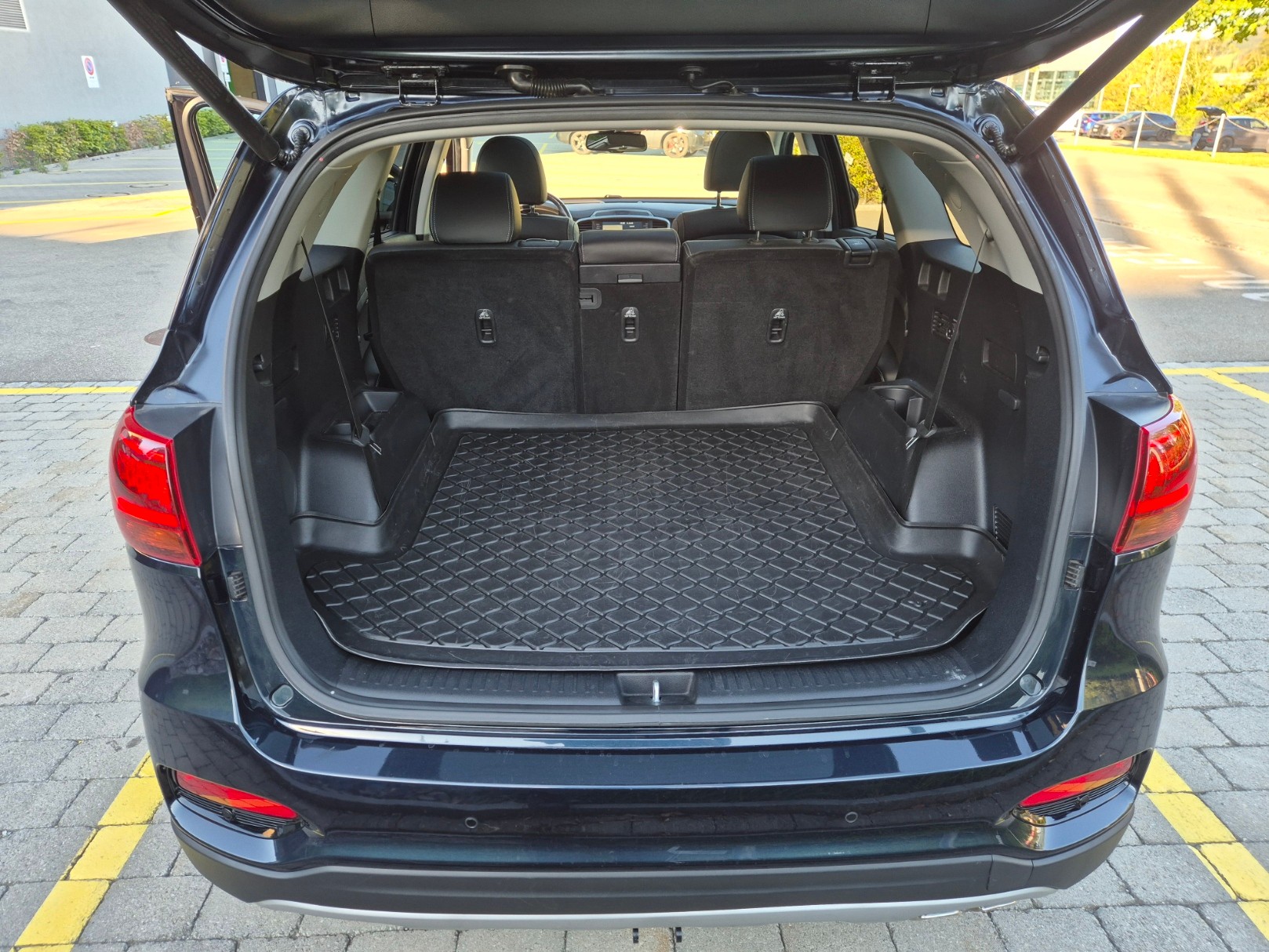 KIA 2.2 CRDi Style 7P-image-11