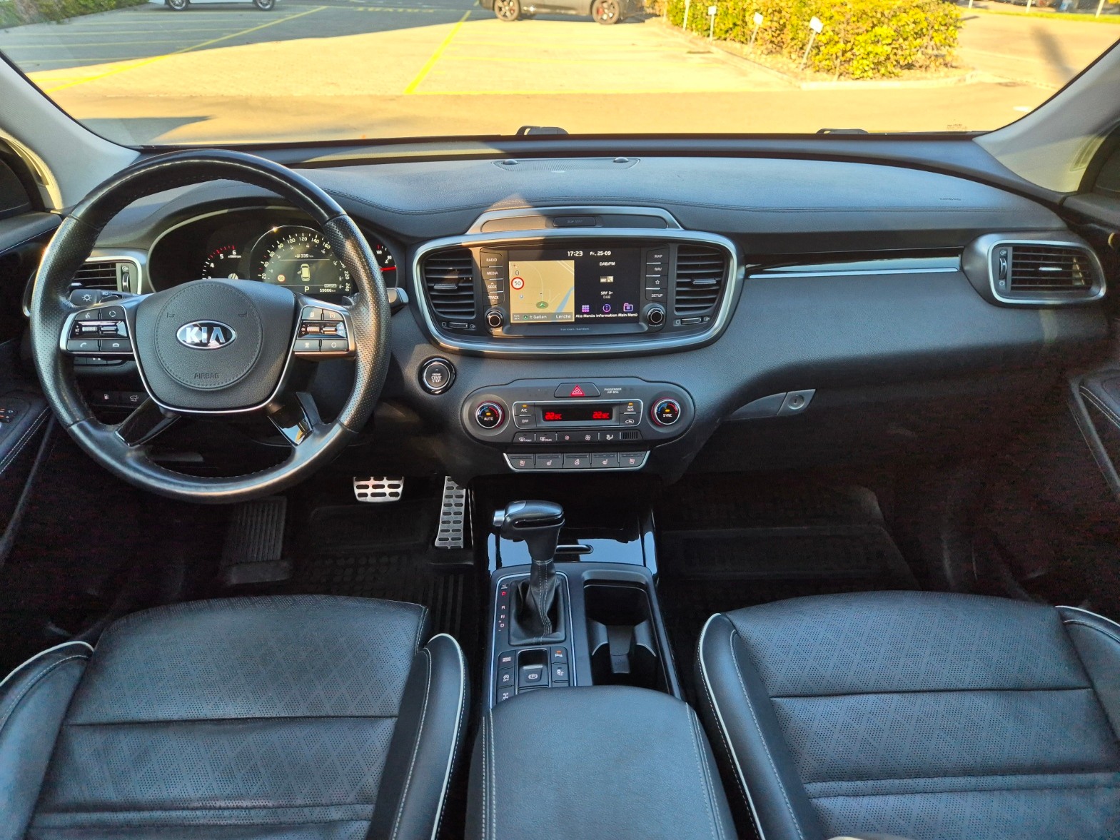 KIA 2.2 CRDi Style 7P-image-8