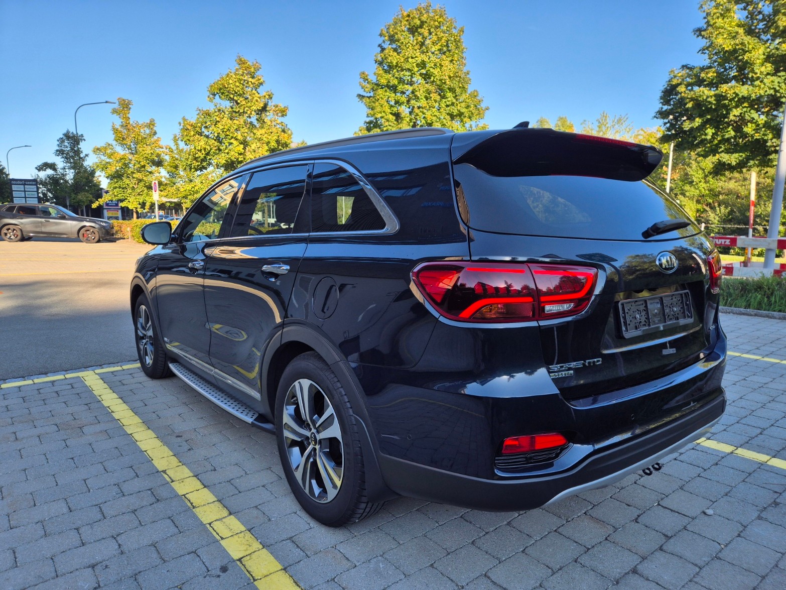 KIA 2.2 CRDi Style 7P-image-2