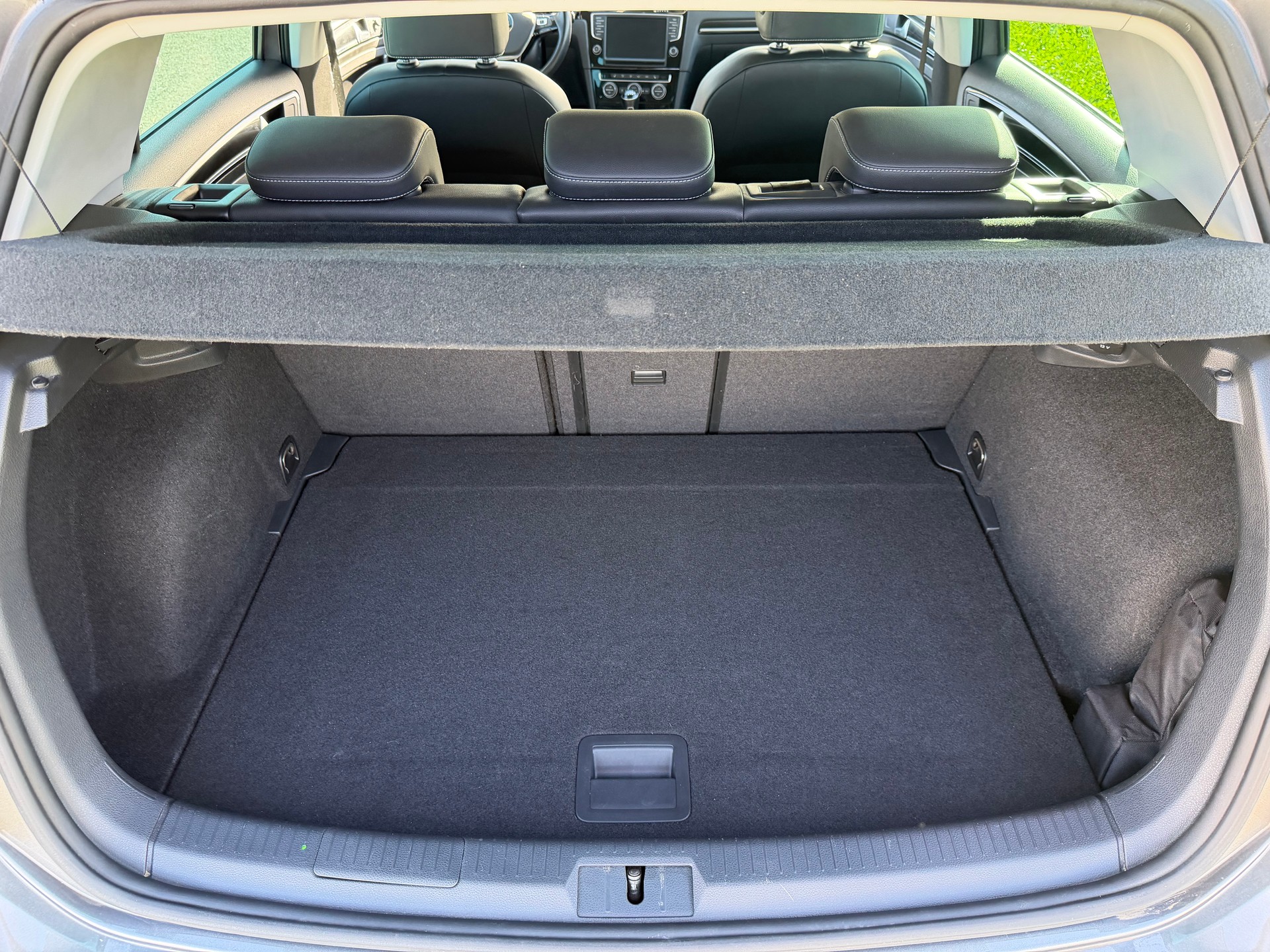VW Golf 2.0 TDI Highline 4Motion-image-11